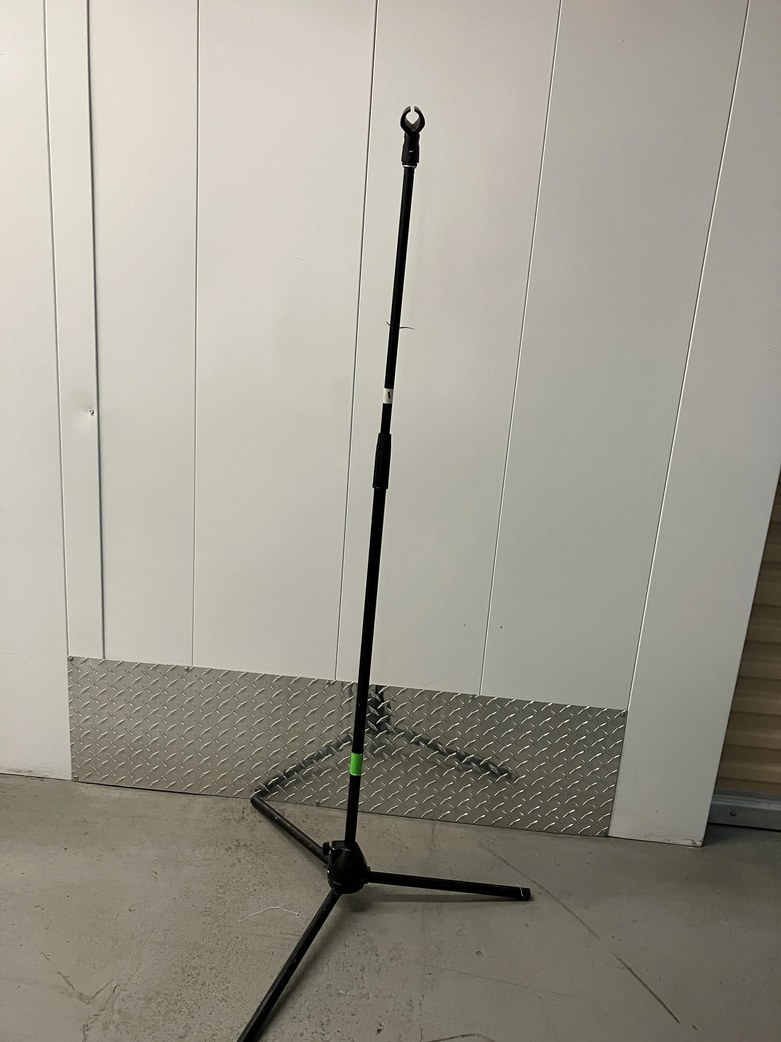 Mic Stand 1 full.JPG