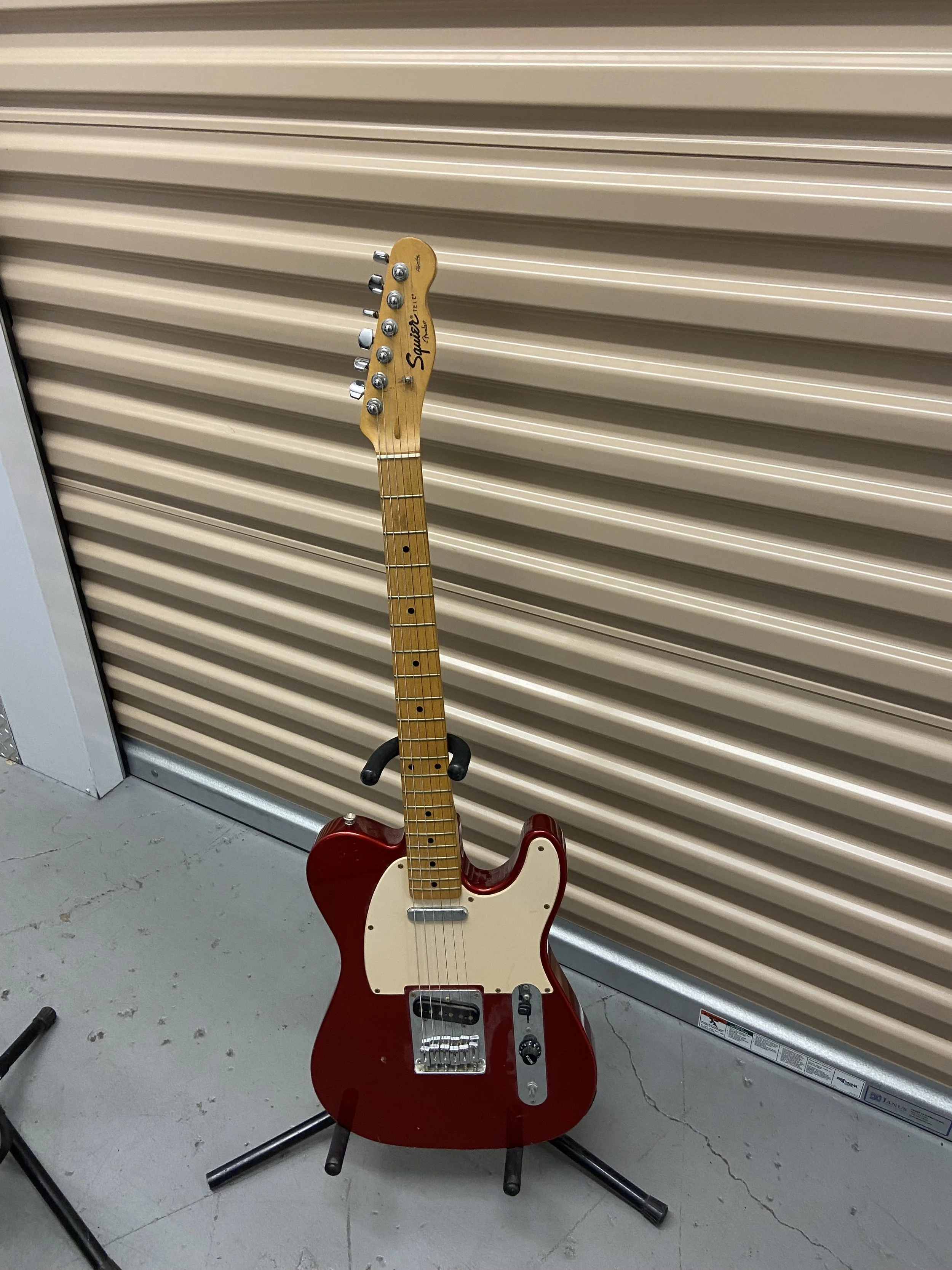 Fender Squier Tele (red).jpeg