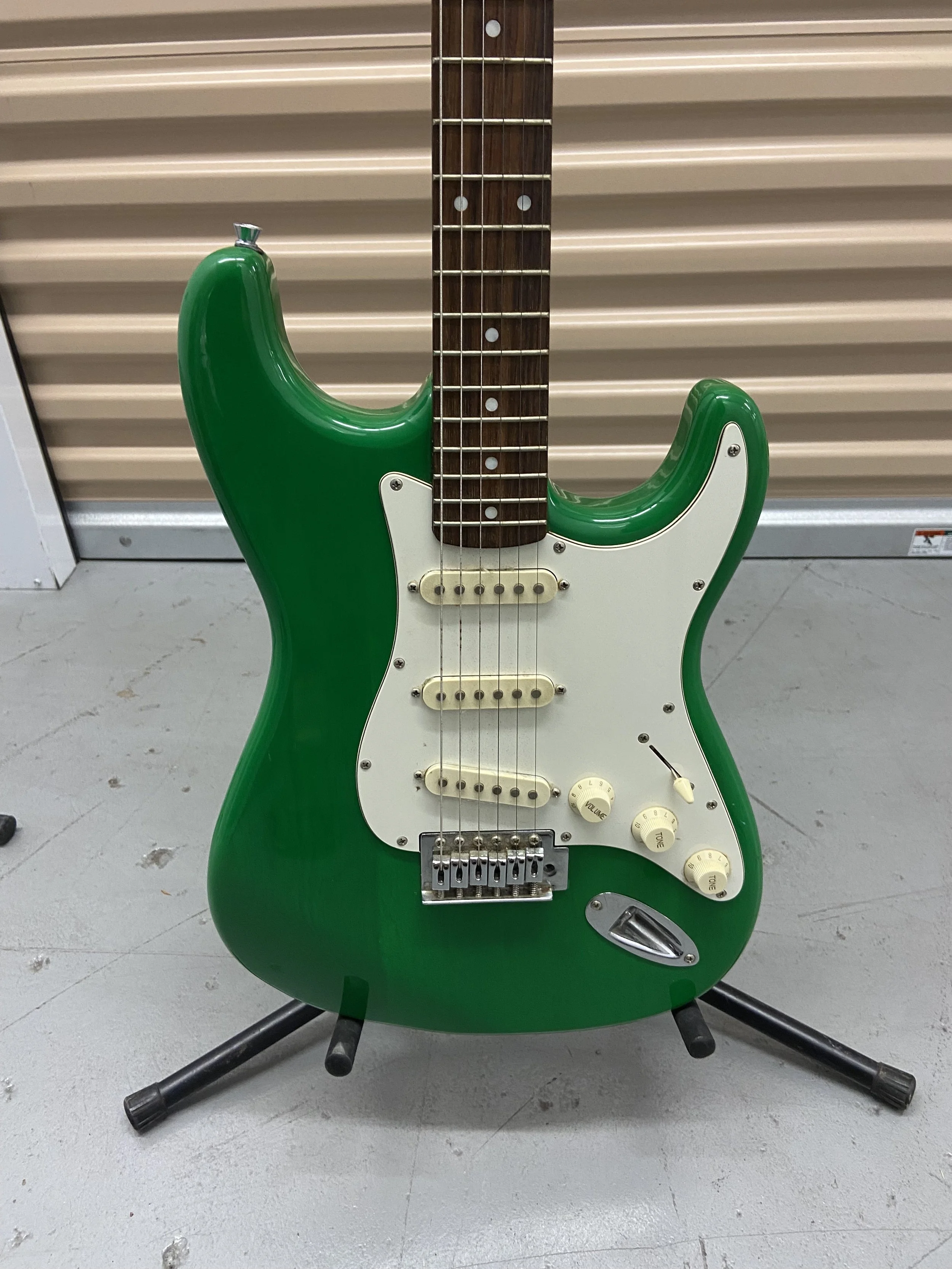 Johnson Strat by Axl(3).jpeg