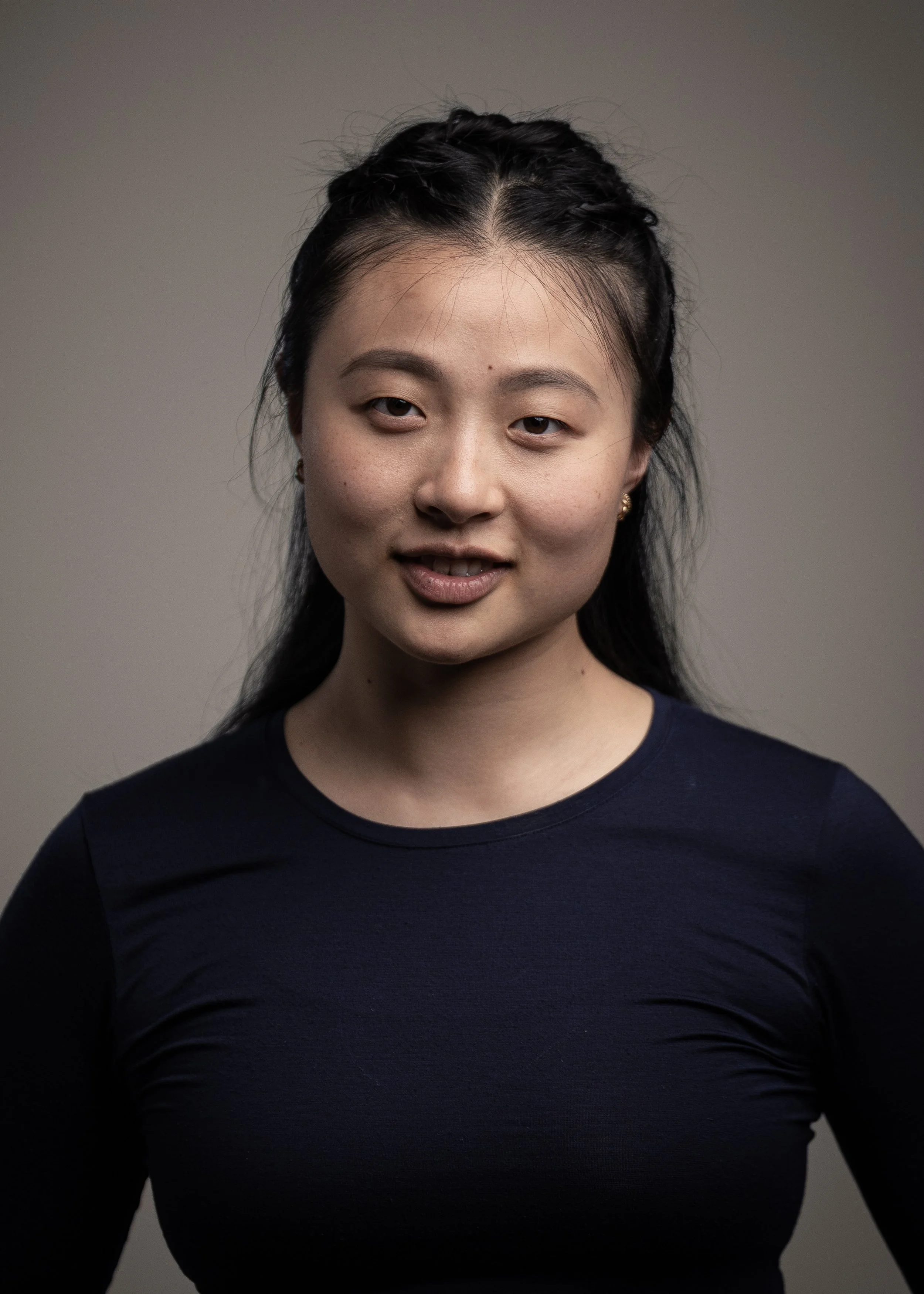 JUDY LUO
Jia Yi (Judy) Luo is a Chinese-Canadian dance artist based out of Toronto, Ontario, and in her trusty blue suitcase. Voyaging with faith and gifts of grit and grace, she loves exploring and animating every day spaces with movement. Jud