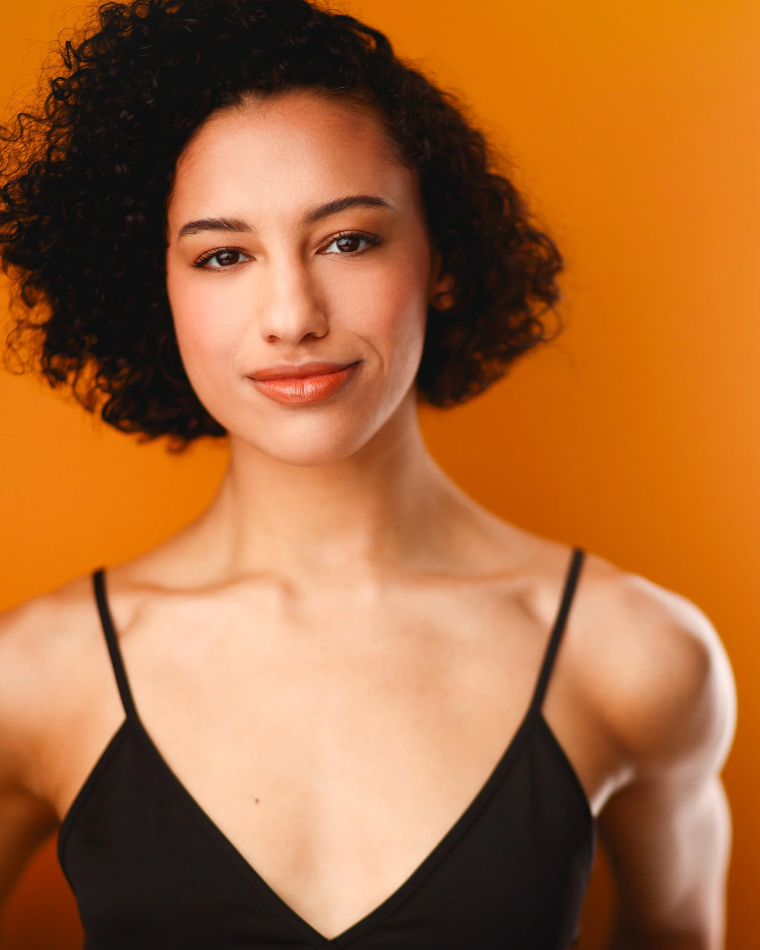 CHANTELLE GOOD
Chantelle Good, originally from Toronto, Canada, is a performer, choreographer, and teaching artist, now based in Brooklyn, New York. She studied at Marymount Manhattan College, where she received a Bachelor of Fine Arts with a co
