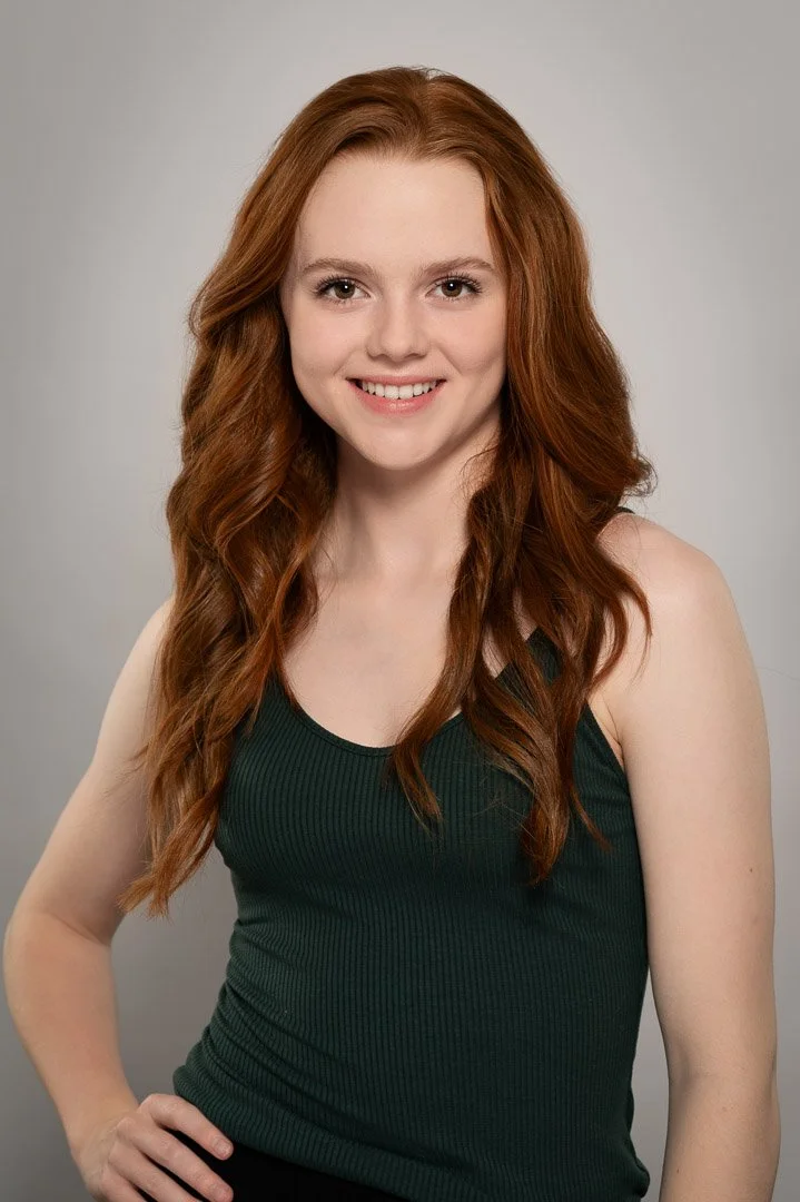 NATASJA JORDAN
Natasja Jordan (she/her) is a versatile dancer, emerging choreographer, and multidisciplinary artist based in Tkaronto/Toronto. Natasja grew up in Burlington, Ontario, training in local studios with a hobby of drawing and painting