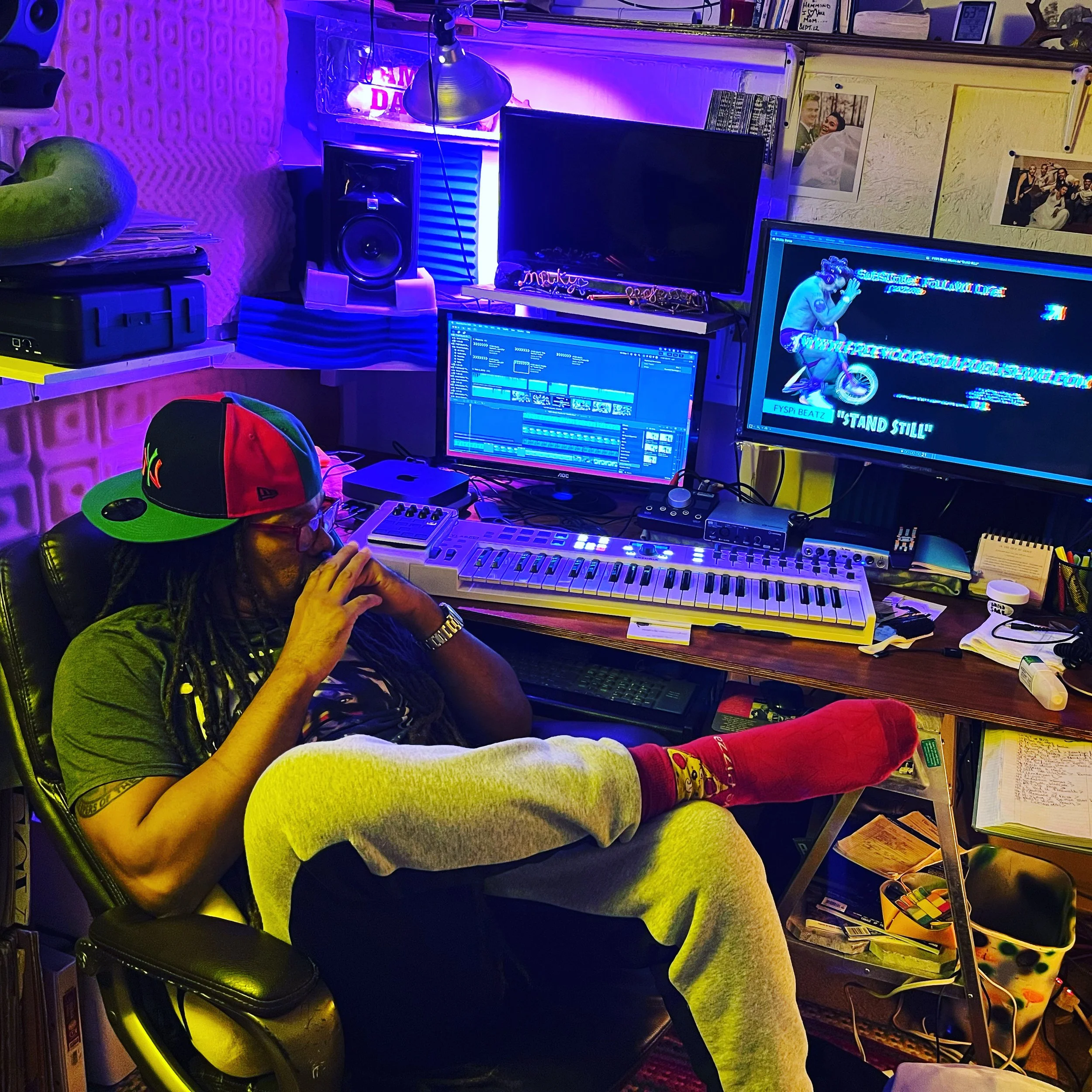 WHeN U LooK iN tHe MiRRoR WhAt Do U 🫣