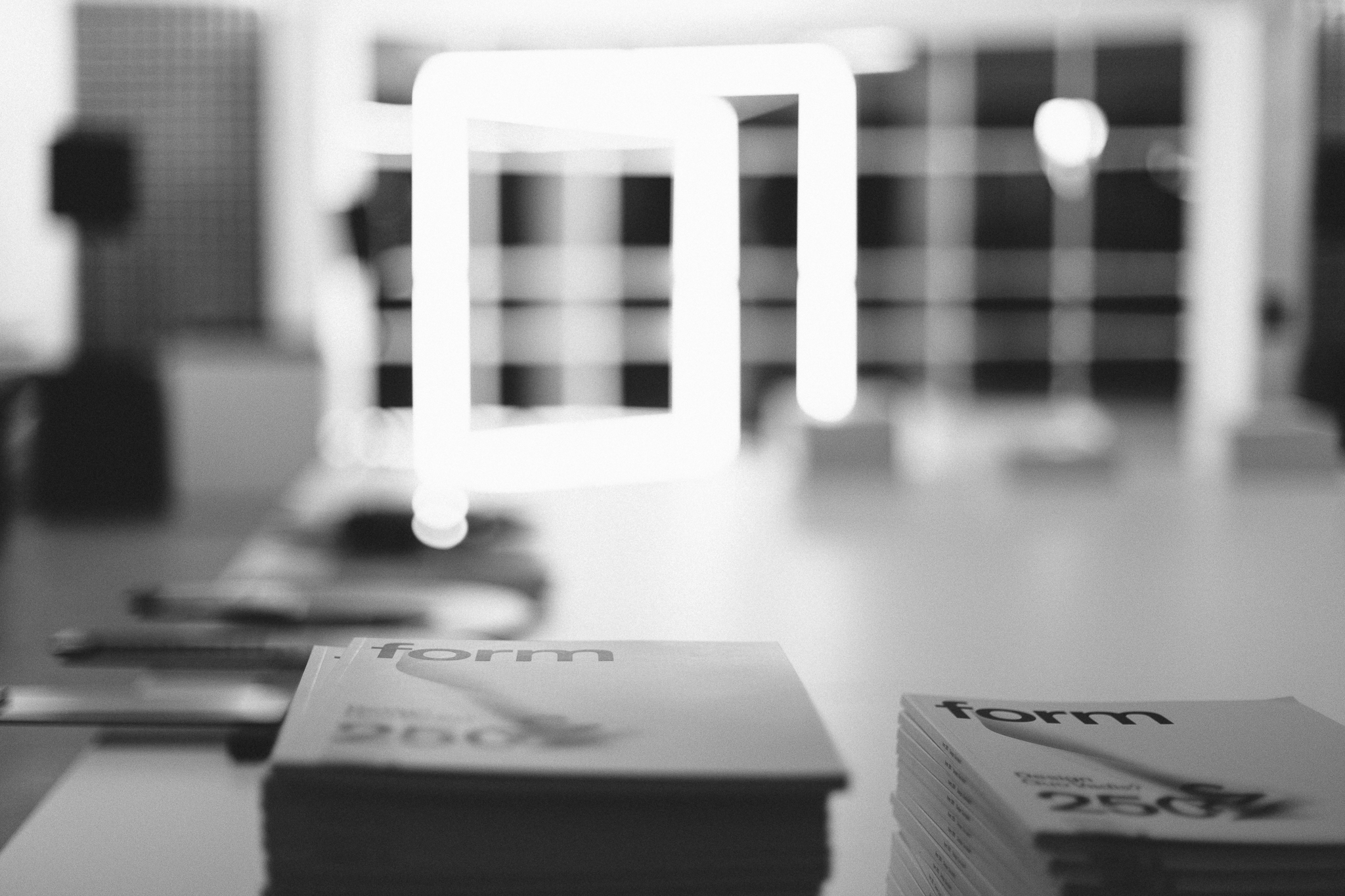 POURNOIR FORM DESIGN MAGAZINE 04