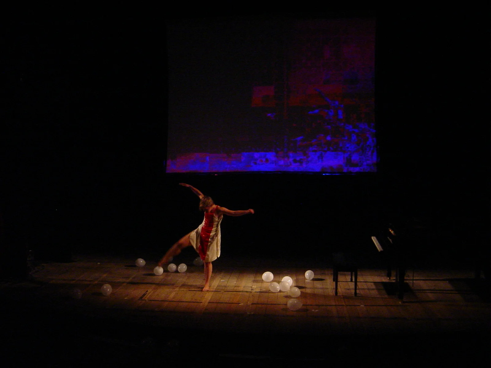 XV Biennial of Brazilian Contemporary Music – Rio de Janeiro (2003). Work: Reflect . Dancer: Christina Towle