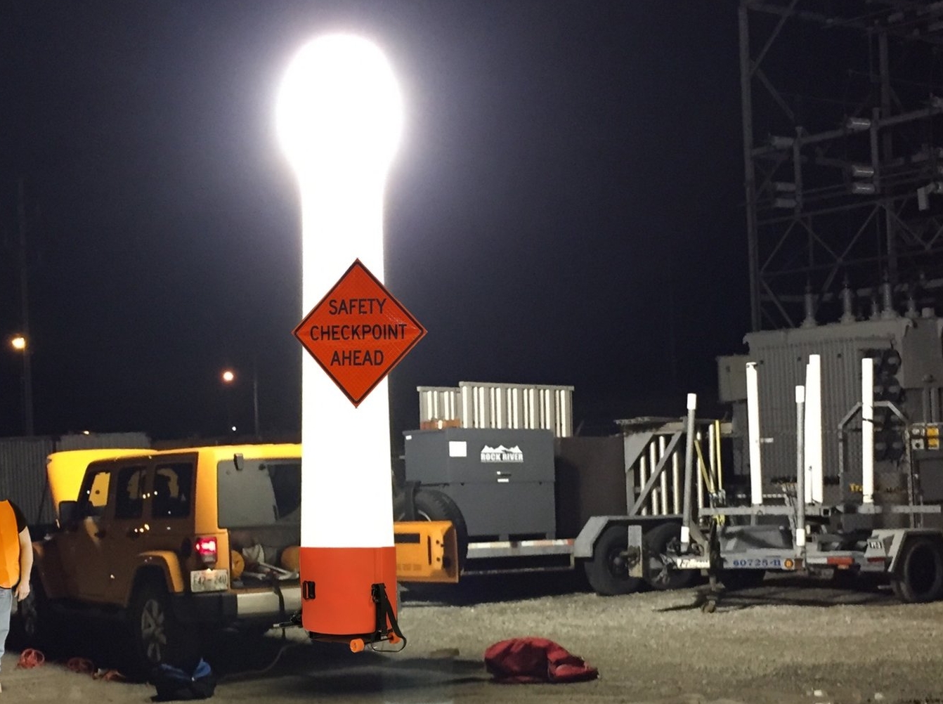  With rollup attachable signage, your light tower can become an incredibly effective method of communicating your message. 