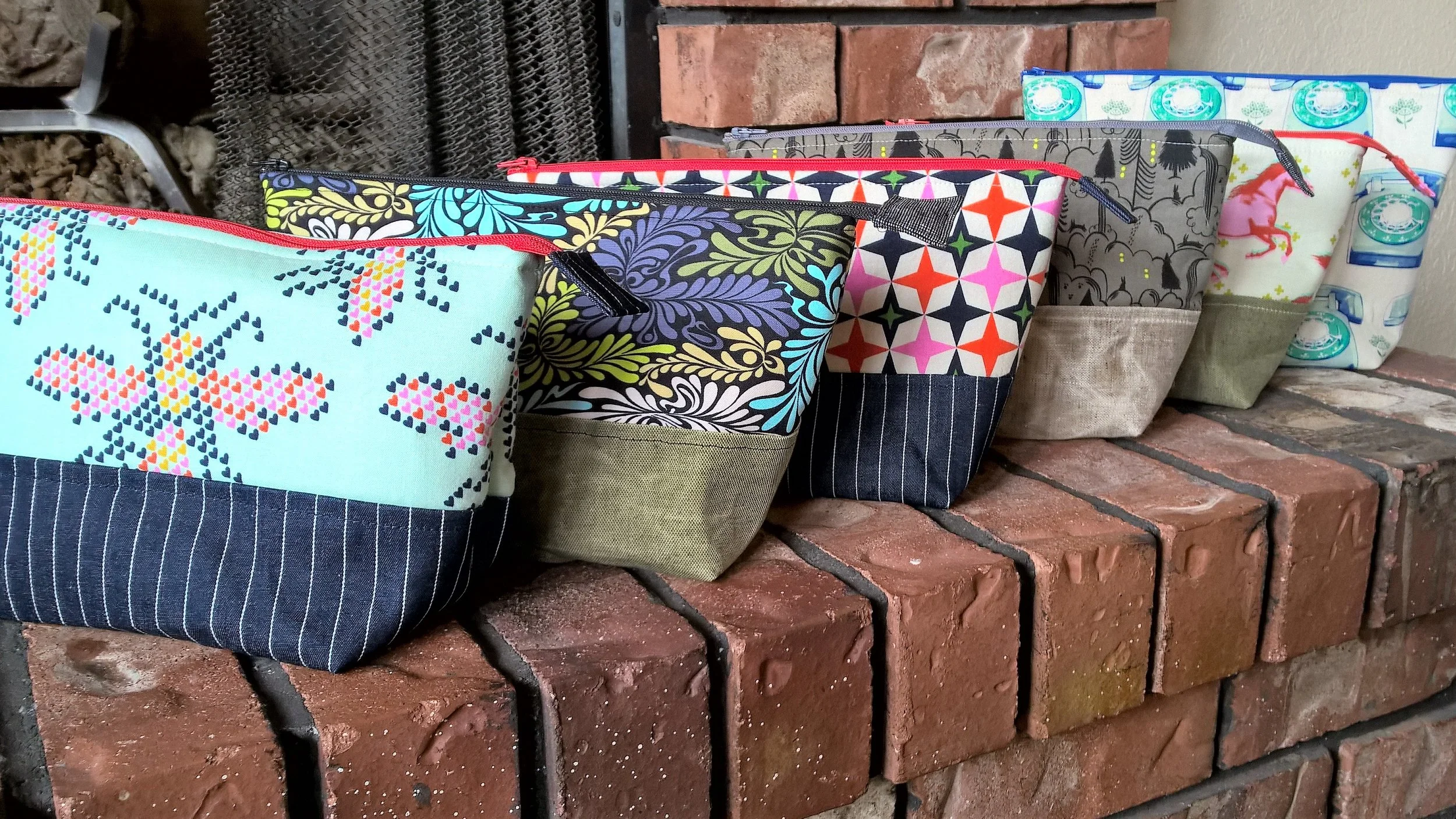 Open-wide pouches on repeat! 