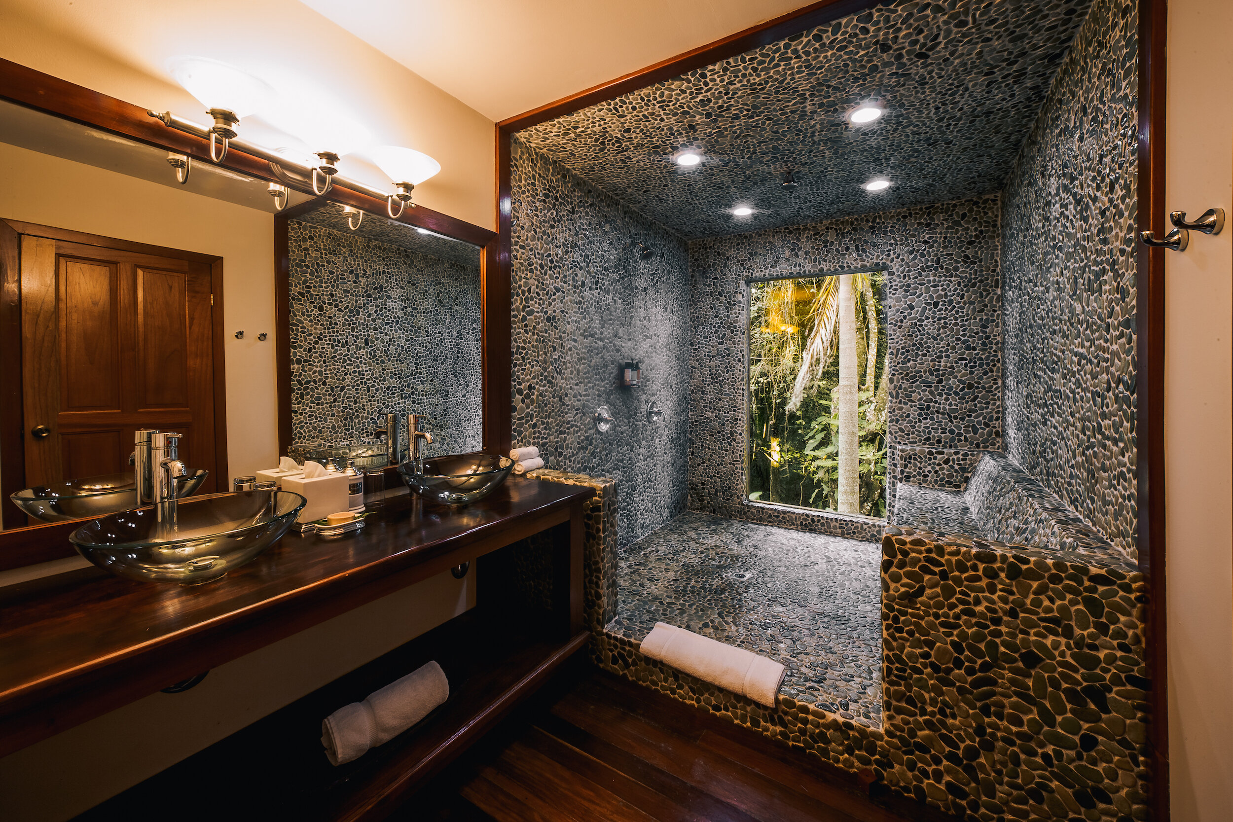 Jungle Suite Bathroom.jpg