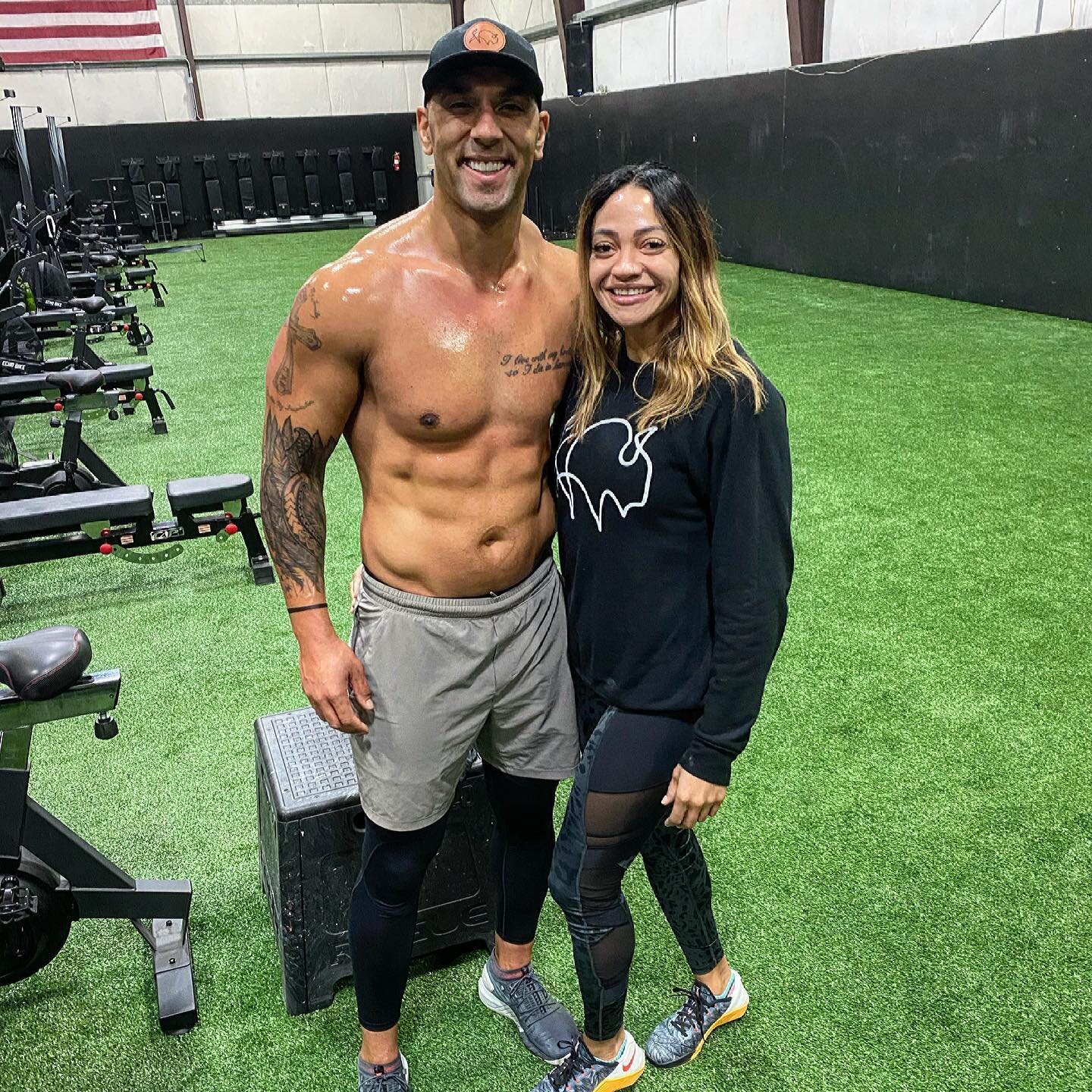Rise and Grind from Maple Valley! Morning sweat with my Queen @evelynbruce #TheBuffaloGYM #MapleValley #GYM #POTD @happygwb @lululemon #Lululemon