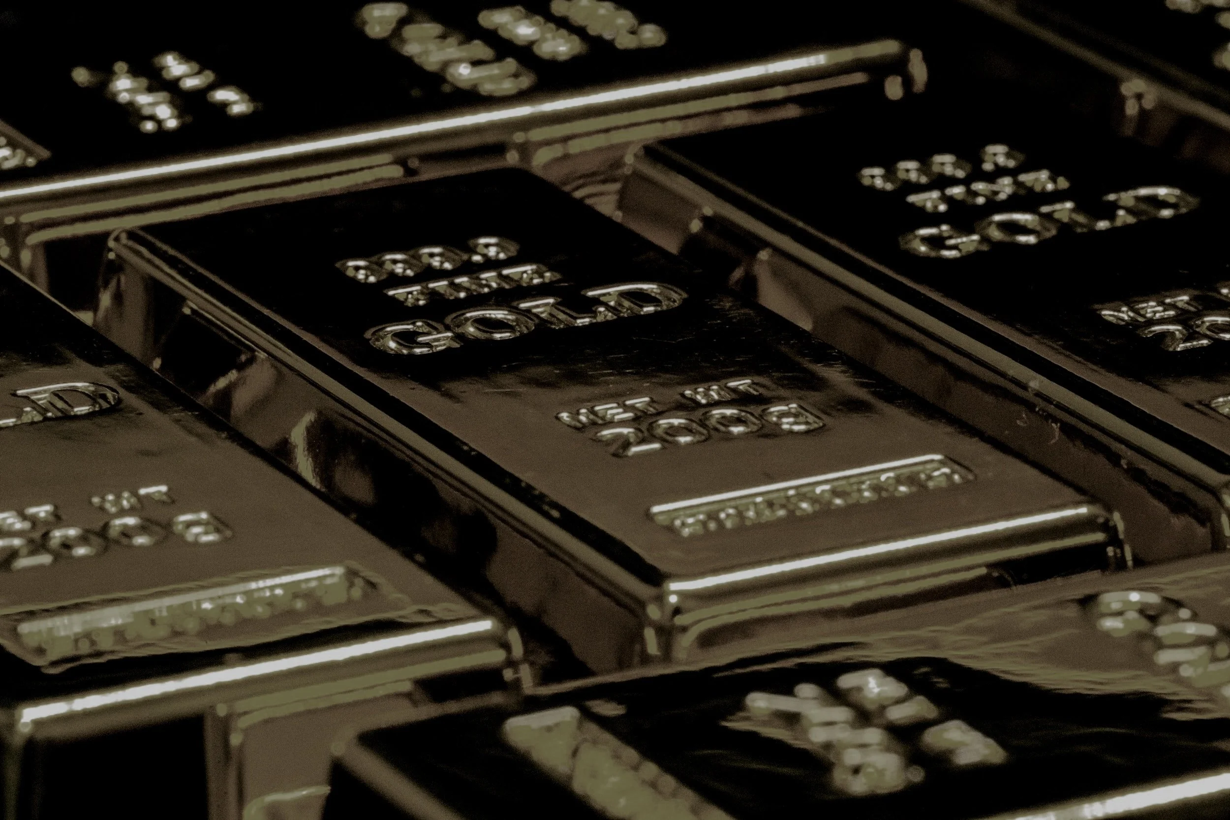 Gold slumps amid the spectre of more aggressive rate hikes