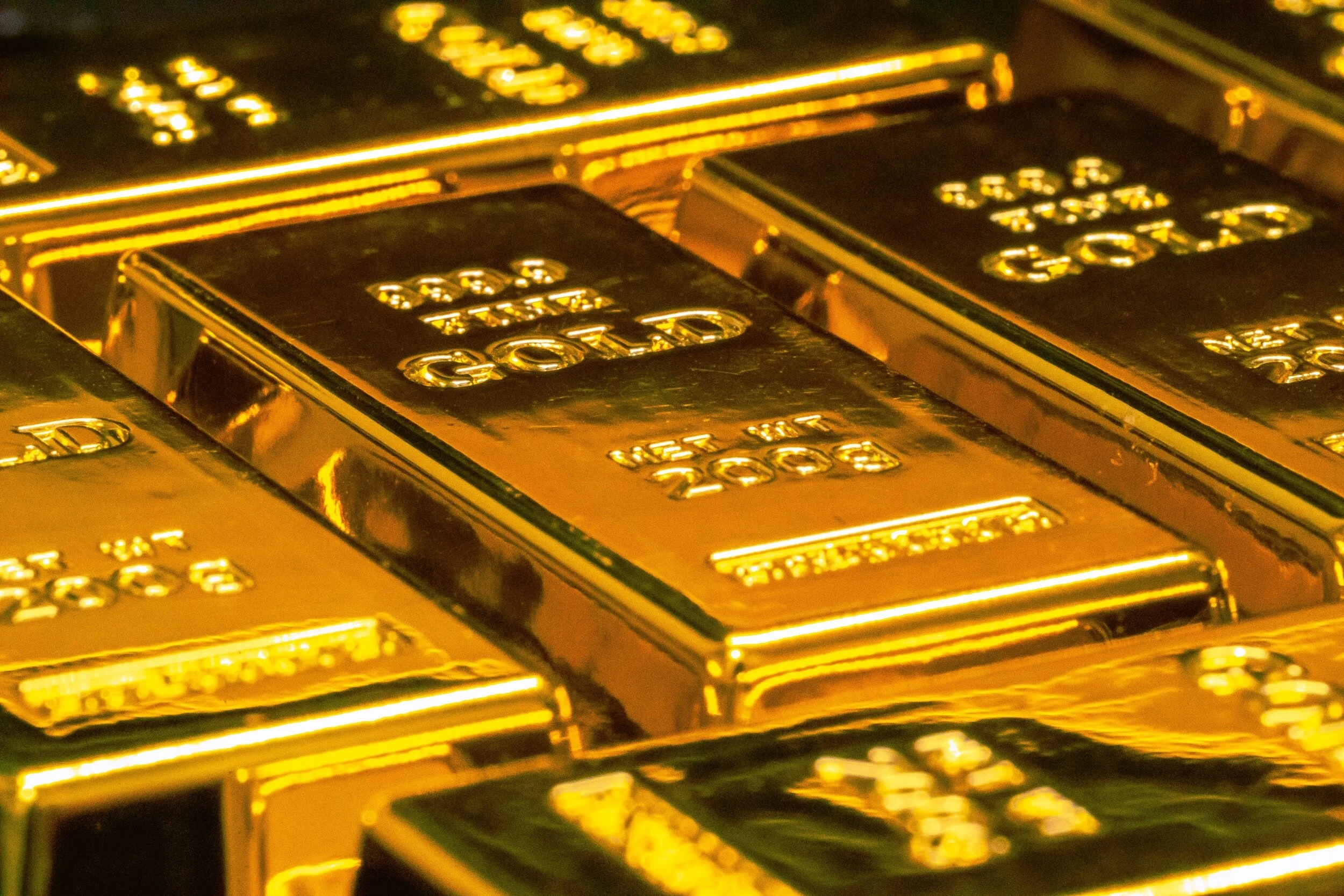 Gold rallies at Fed hints at rate cuts