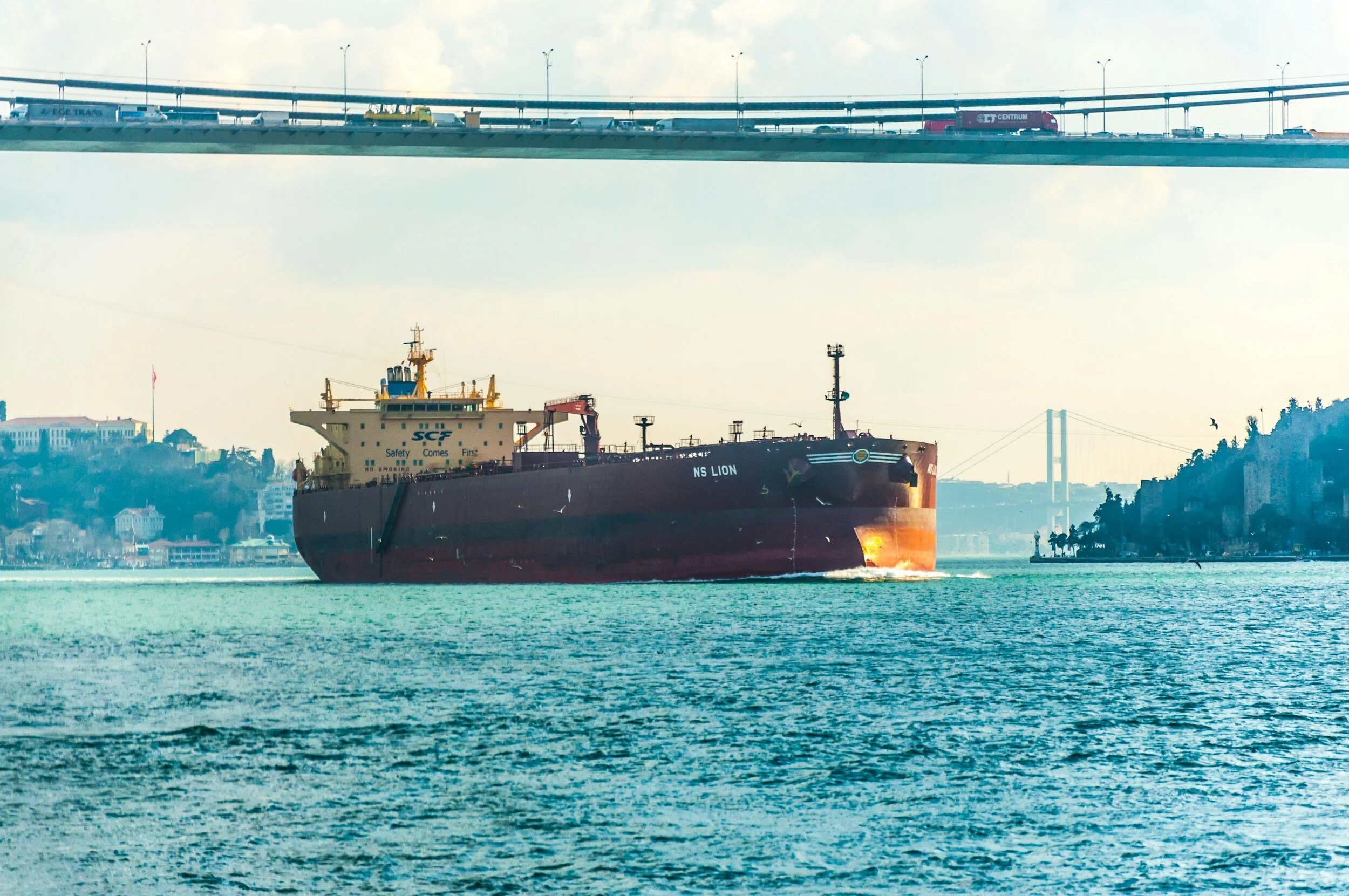 Russian fuel oil demand weakens || Global LR tonne-miles at seasonal high