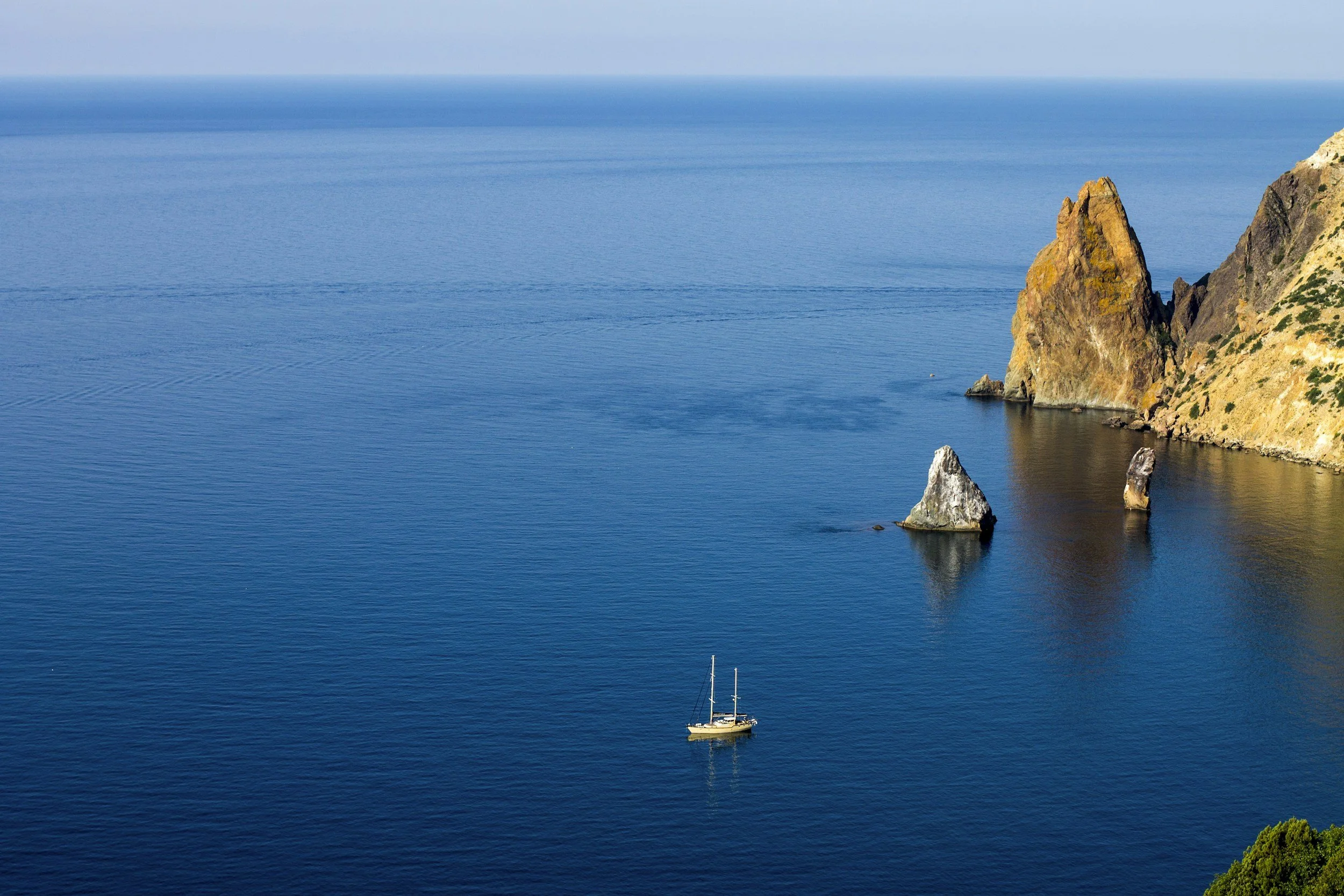 Breakwave Weekend Read    