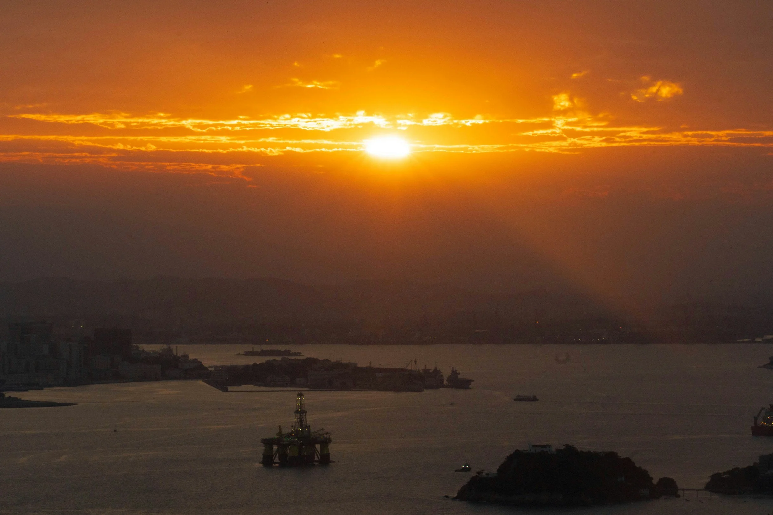 Oil falls as ceasefire holds in the Middle East