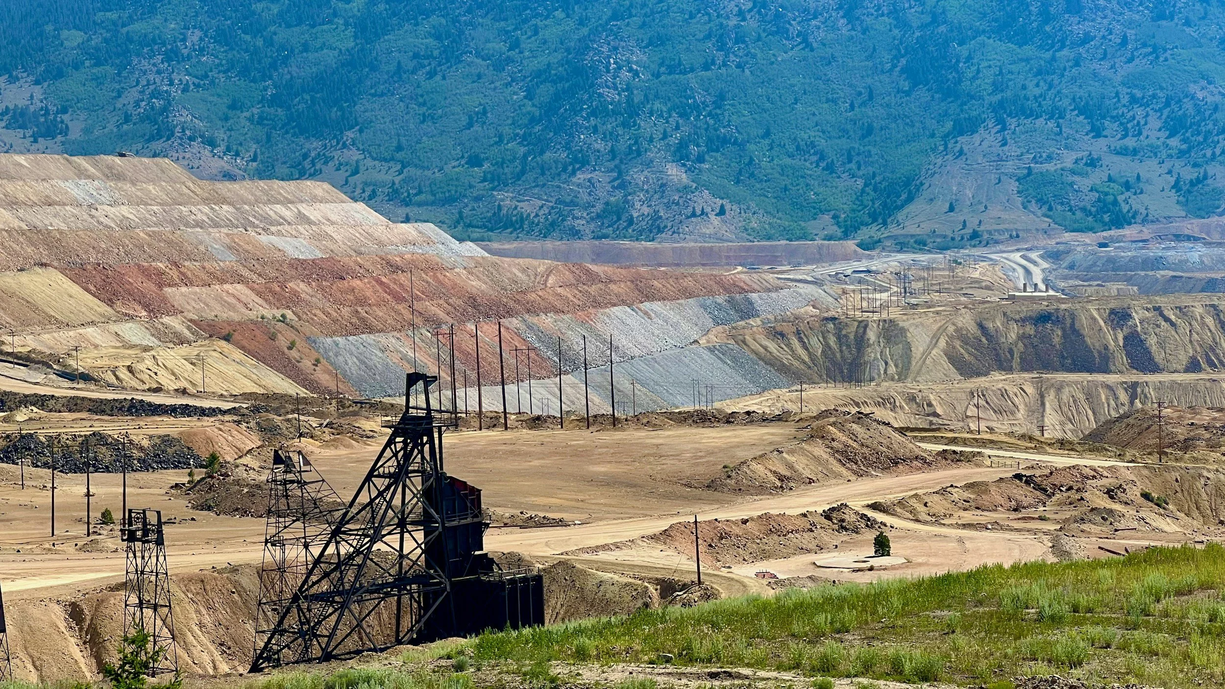 Simandou ships record quantity of iron ore, swelling Chinese stocks