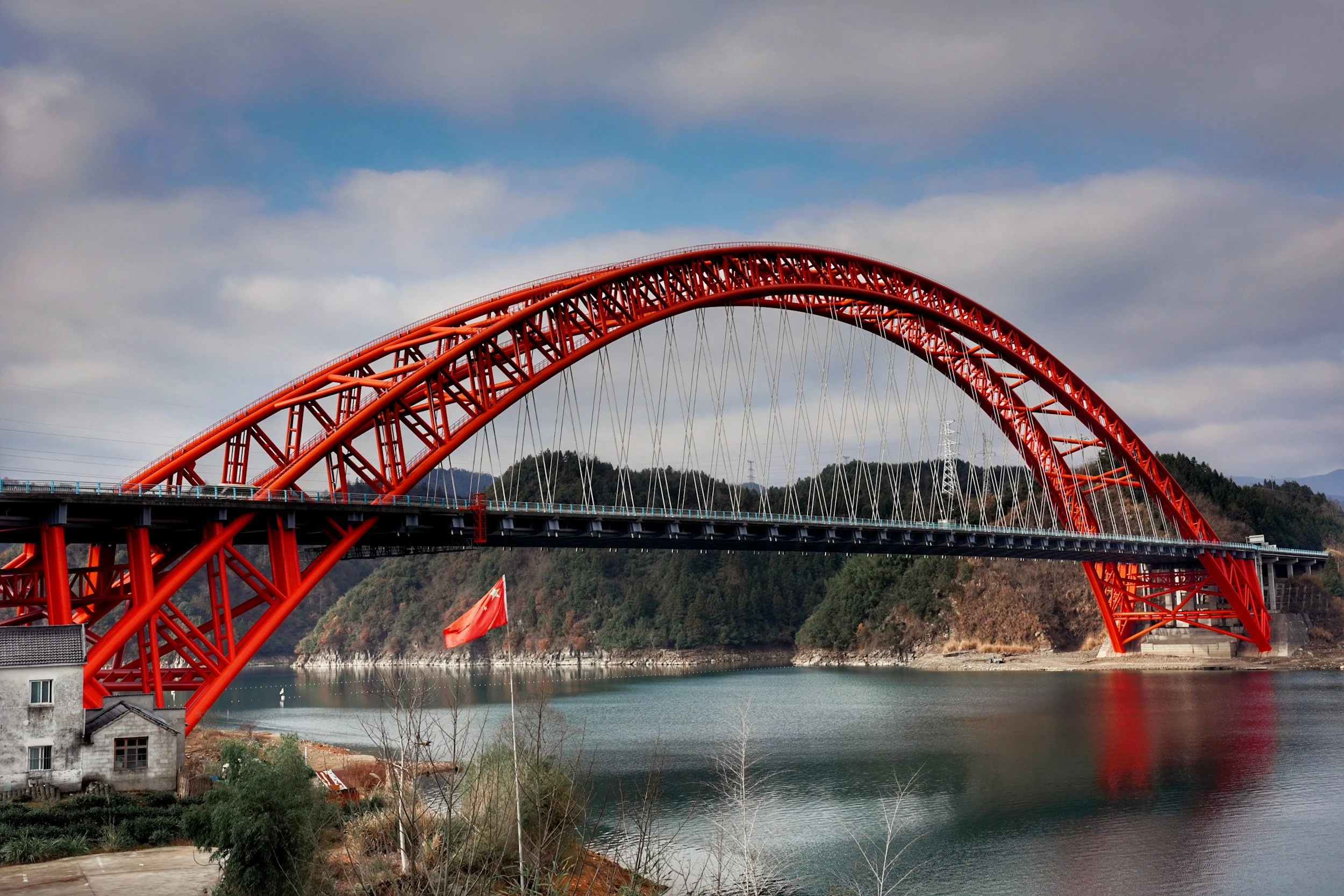 Disconnect between Chinese iron ore imports and steel production widens