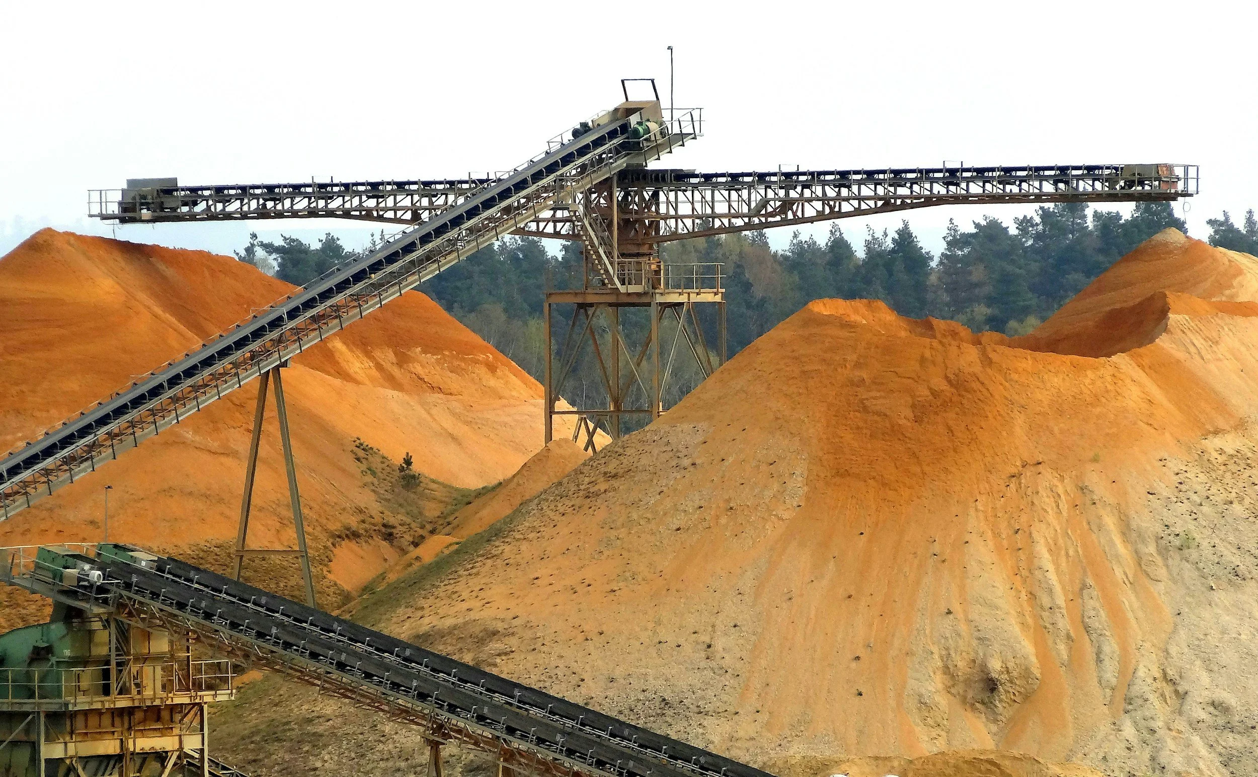 Chinese port stocks rise further as steel demand softens