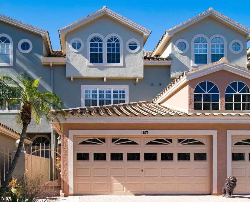 1674 Lago Vista Blvd cropped.jpg