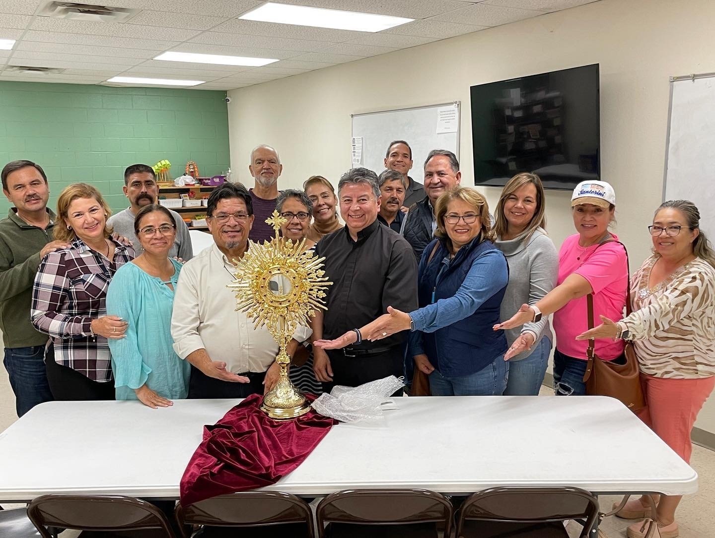 New Monstrance from the Holy Land ✨ Presentation to the Parish on behalf of the pilgrims who went to the Holy Land this year. Thank you!