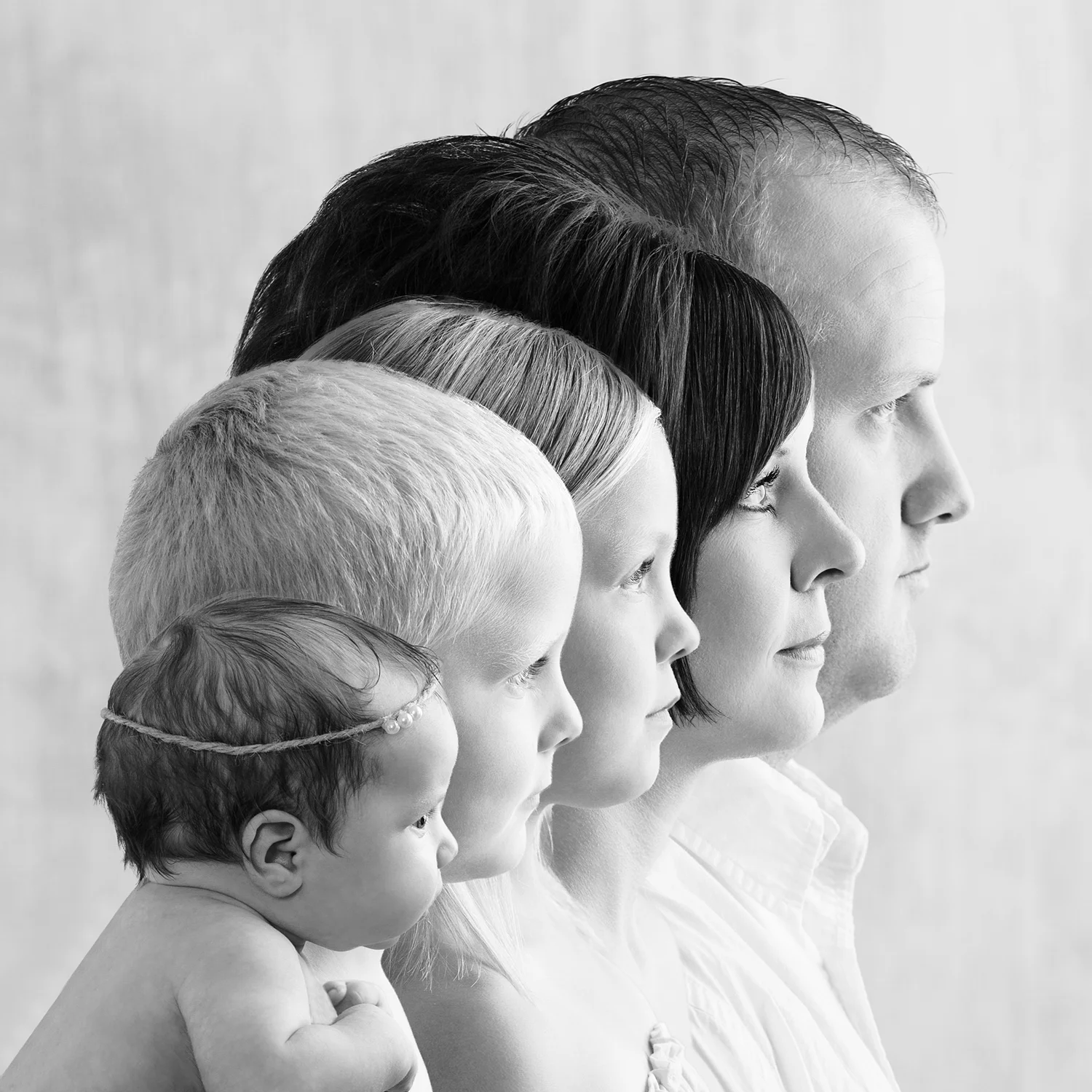  Yorkshire Ohio, Studio family portrait, indoor family portrait, creative family portrait, family profile, black and white photography 