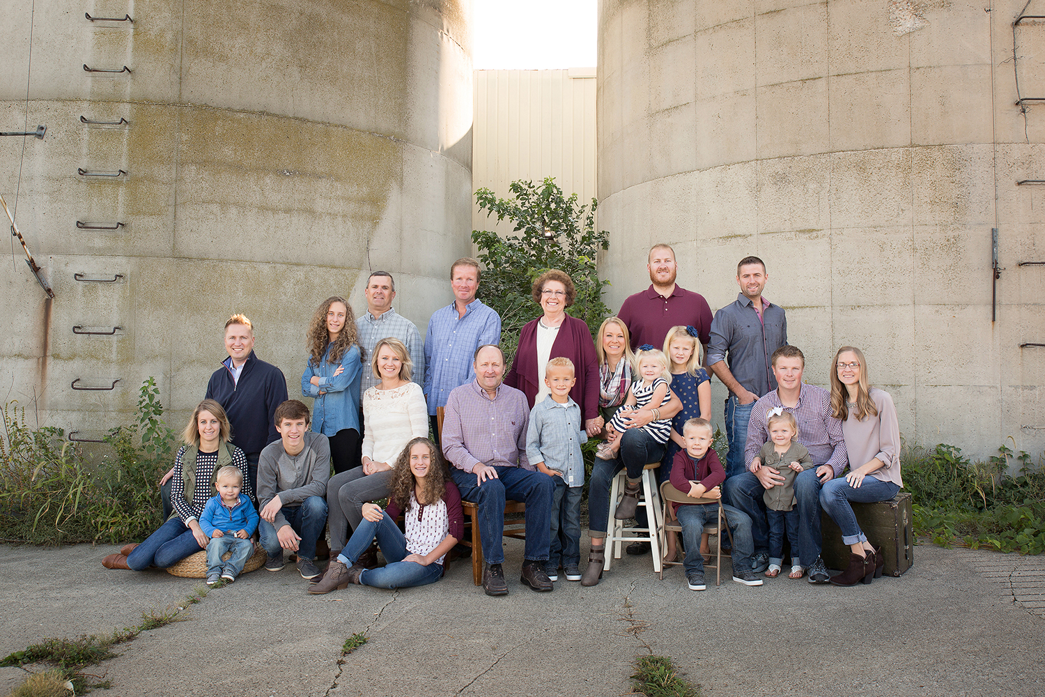  Ft Recovery Ohio, outdoor family portrait, rustic location, extended family portrait, large family portrait, family farm 