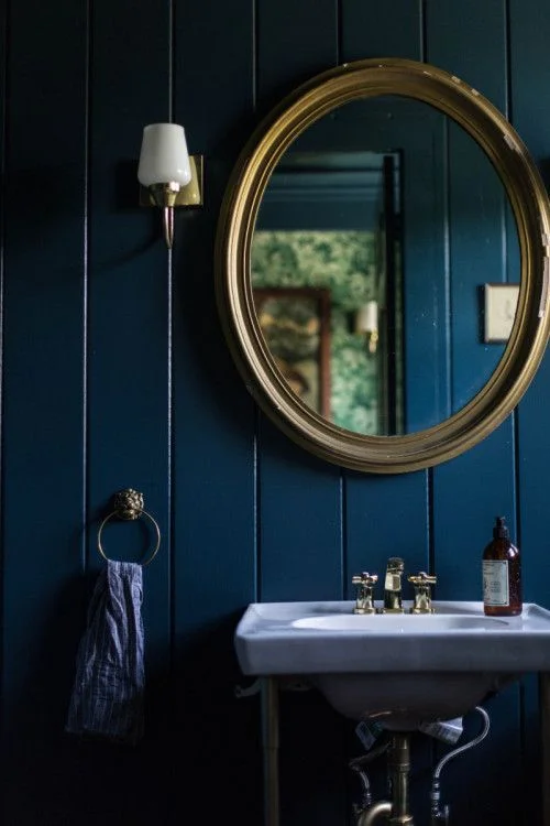 dark loo.jpg