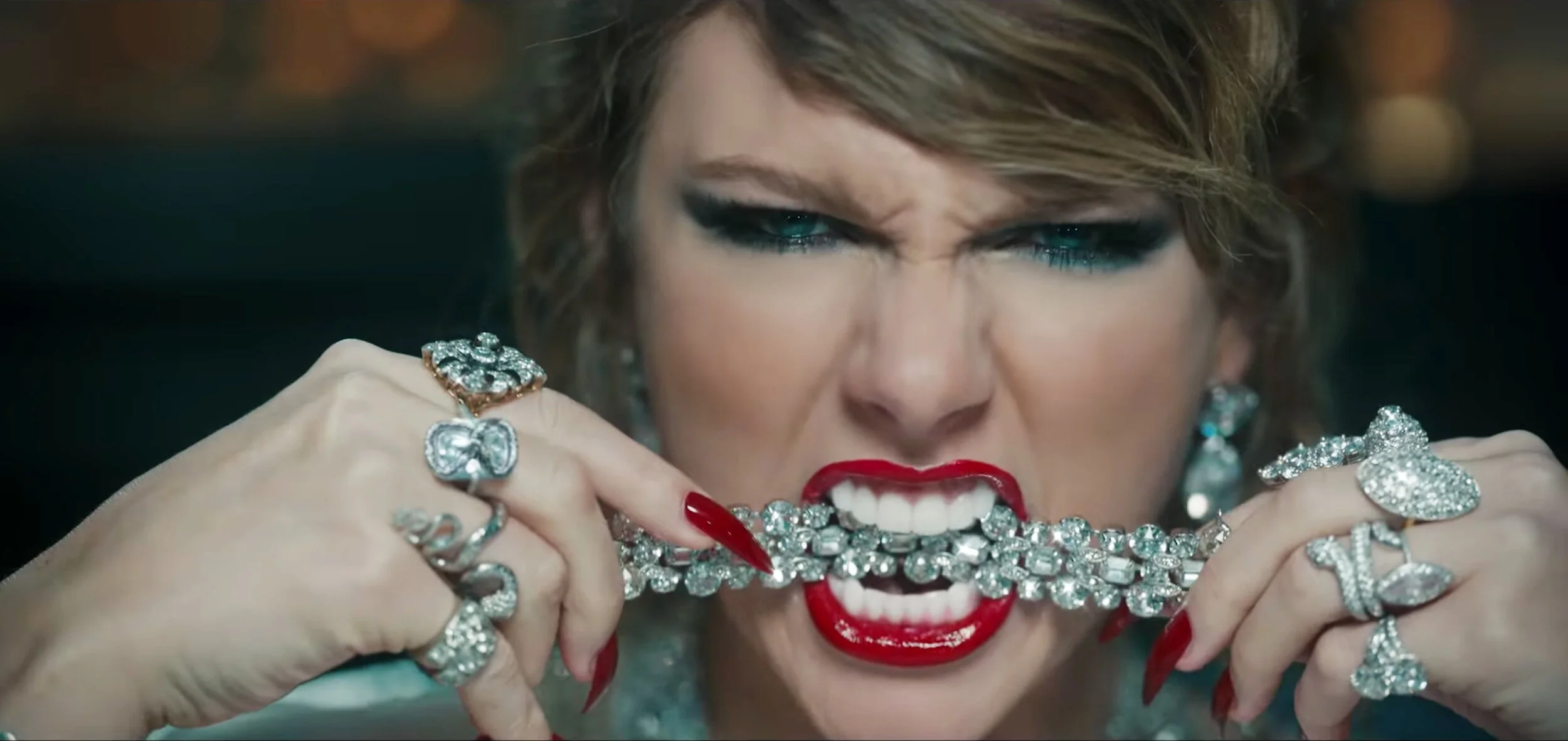 taylow-swift-look-what-you-made-me-do-video-99fa8ad0-b7d5-4e1c-bcd2-03a1dd923120.jpg