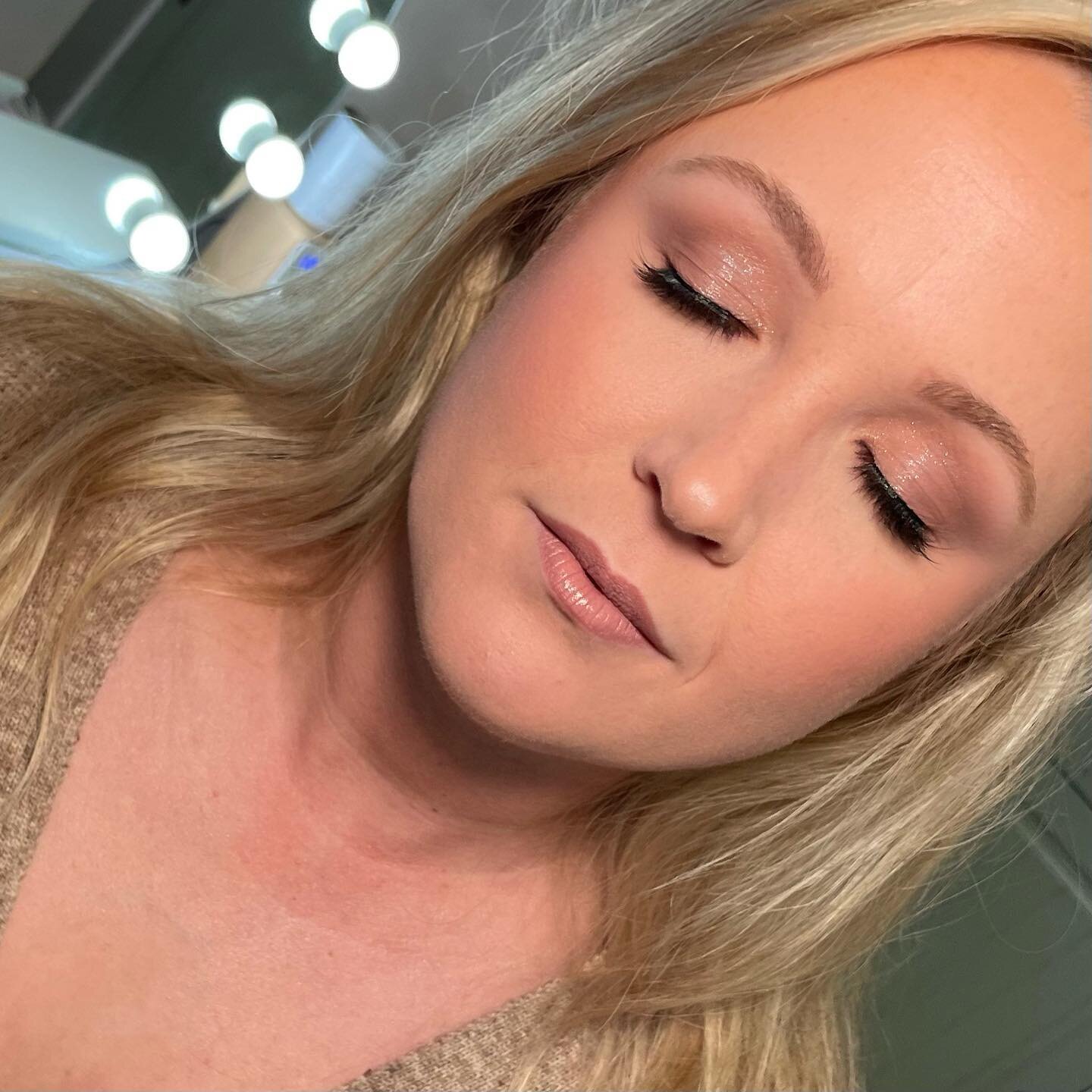 ✨ Georgie ✨

Happy 30th Birthday! It was lovely to have Georgie in the chair for a second time, for her surprise party 🎉 

➡️ Swipe for video &hellip; 

* 100% REAL SKIN - no edits, no filters! *

#hourglasscosmetics #makeupartist #mua #makeupartist