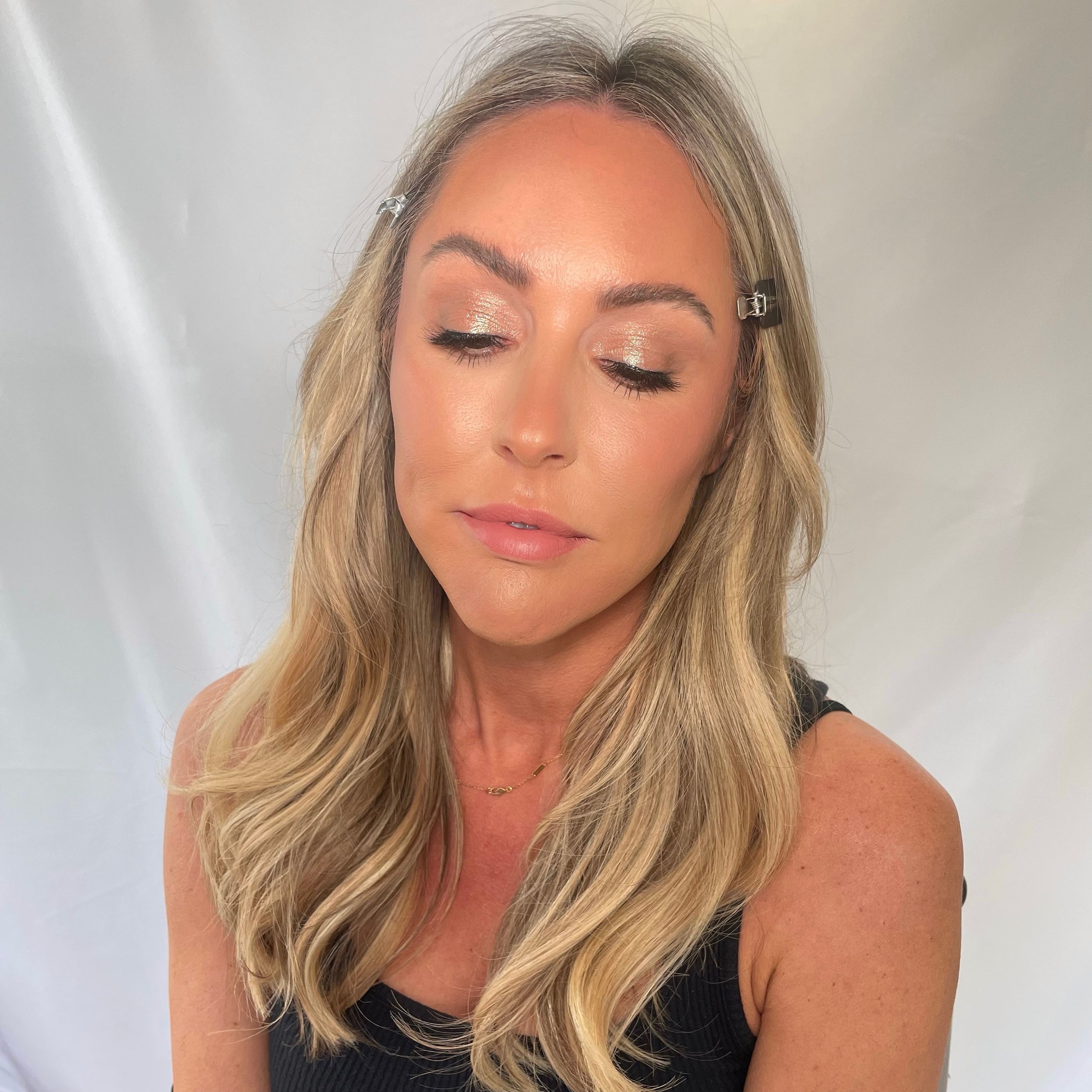 ✨ Rachel ✨

It was so lovely to have this beauty back in my chair - soft golden glam! ☀️💋

* 100% REAL SKIN - no edits, no filters! *

#makeupartistberkshire #makeupartistsurrey #makeupartisthampshire #hampshiremakeupartist #surreymakeupartist #berk