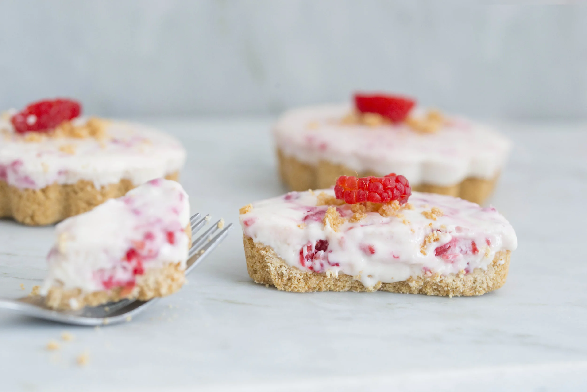 No-Bake Raspberry Cheesecakes