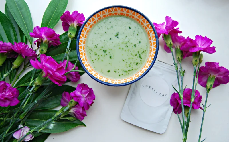 [Mmm...Monday] Easy Matcha Tea Latte Recipe!