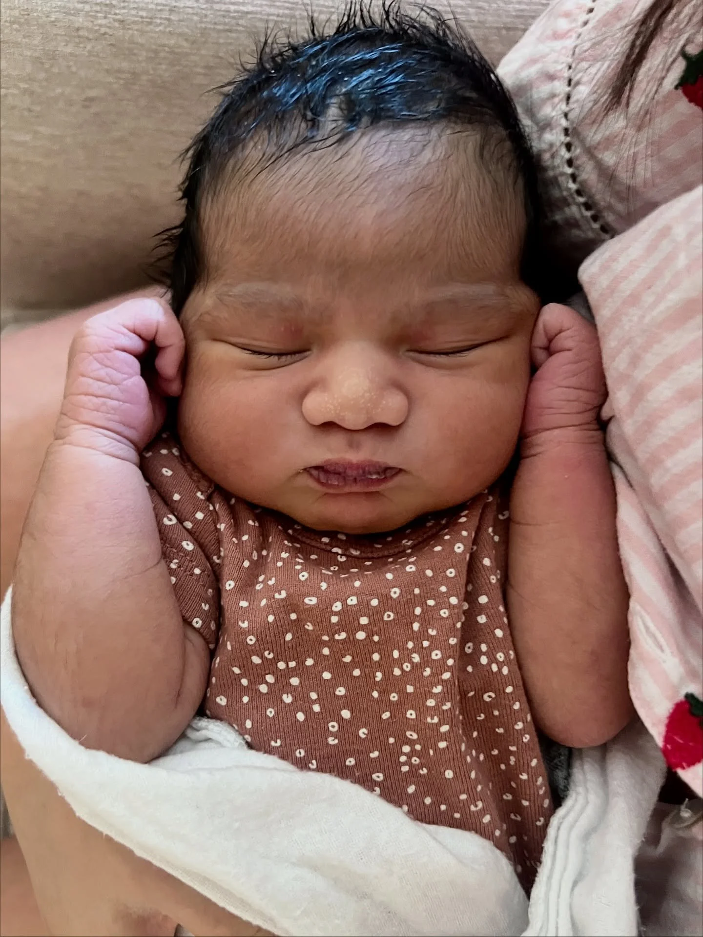 🏝️ Our Isla baby 🐚 (eye-lah) 

She arrived a week early at 7 lbs. 14 oz. and 20.5&rdquo;. We are so in love. Taking in all the cuddles and her half smiles. She likes to hold mommy &amp; daddy&rsquo;s finger (she held Richard&rsquo;s right out the w