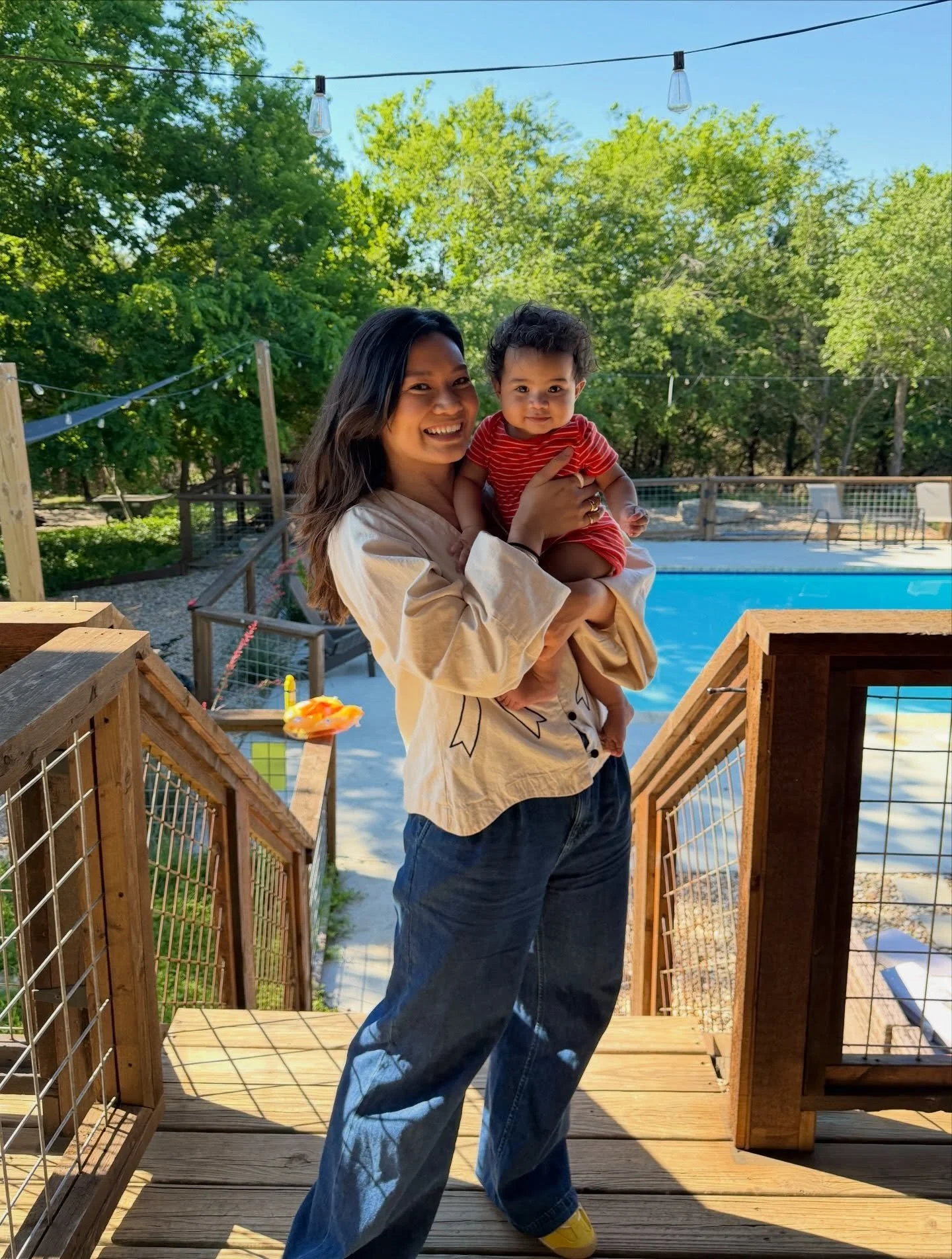 Our sweet little trip to the hill country! 🌼 

1. Last day in Wimberley 
2. Baby giggles are the best!
3. This bathroom&rsquo;s design 😍
4. 🪴
5. Isla loves D&igrave; Tran! 
6. A spicy Bloody Mary &amp; spiced pecans
7. 😁😁 Isla&rsquo;s first week