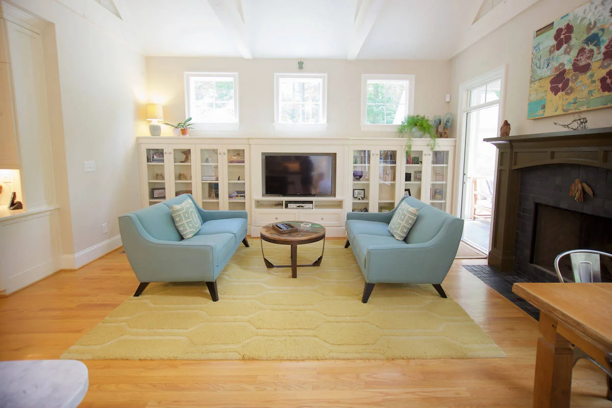 transitional-living-room-john-hart.jpg
