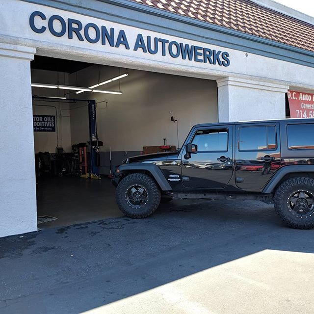 PT1: Fun project here at the shop this past weekend. We installed the @teraflexsuspension CT/3 lift on @beautifully_ambiguous Jeep Wrangler. The kit came with plenty of upgrades in order for her to be able to drive comfortably day to day and to have 