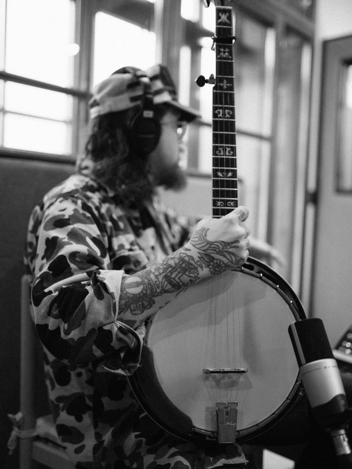 The worst part about recording a new album is talking about a new album that we can&rsquo;t show you yet. 

🪕 🔥