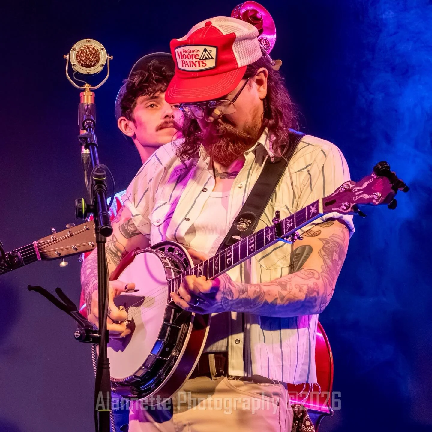 Upcoming shows, with the boyz 

March 28 - Tenby, Wales
April 4 - Gateshead, England
April 5 - Penrith, England
April 6 - Sheffield, England
April 24 - Petworth, England
April 26 - Cardiff, Wales