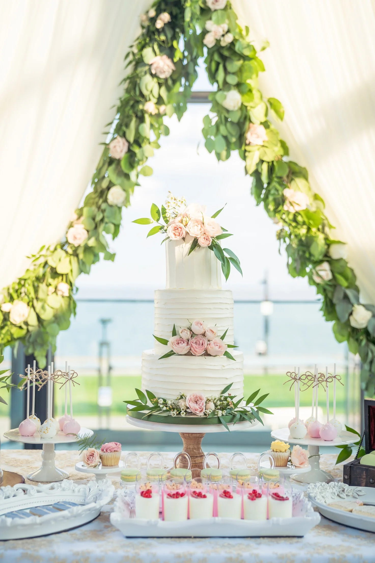 Wedding Cake by Flower &amp; Flour Cake Design, Gusta Cooking Studio