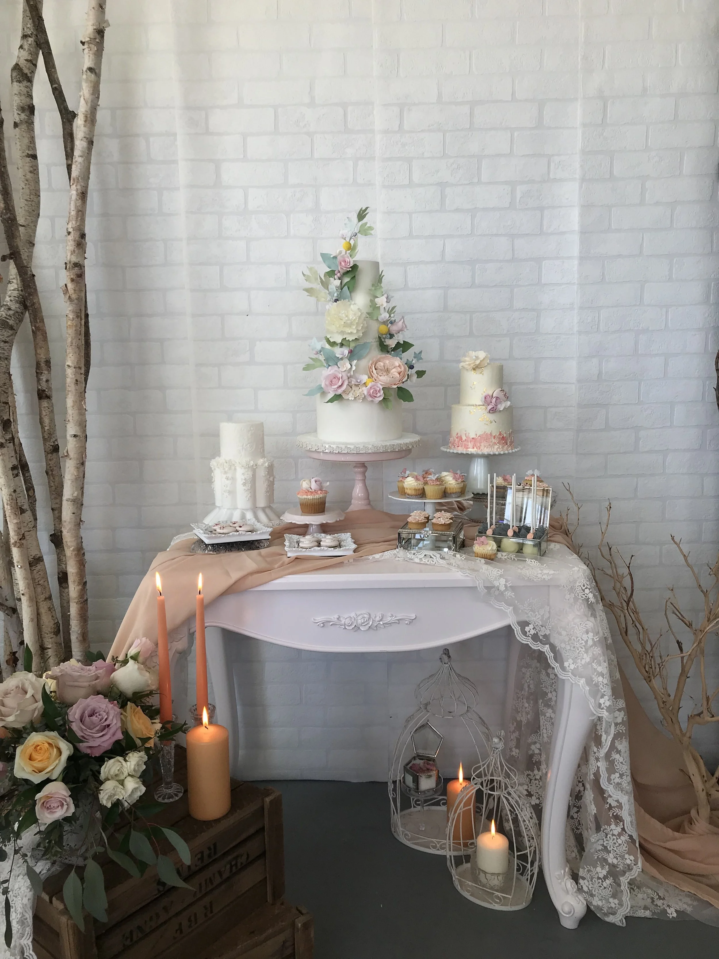 Wedding Cake by Flower &amp; Flour Cake Design, Gusta Cooking Studio