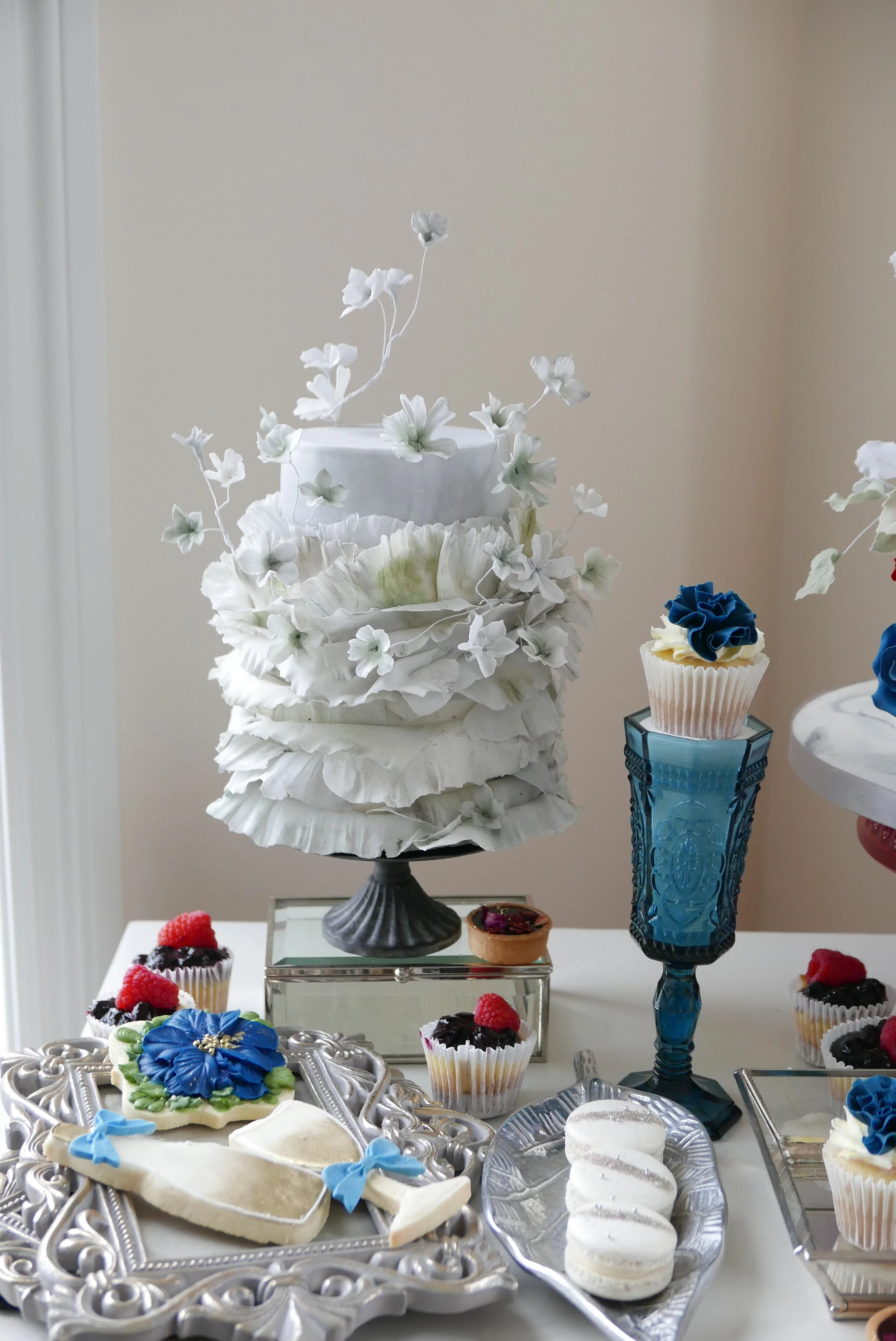 Wedding Cake by Flower &amp; Flour Cake Design, Gusta Cooking Studio