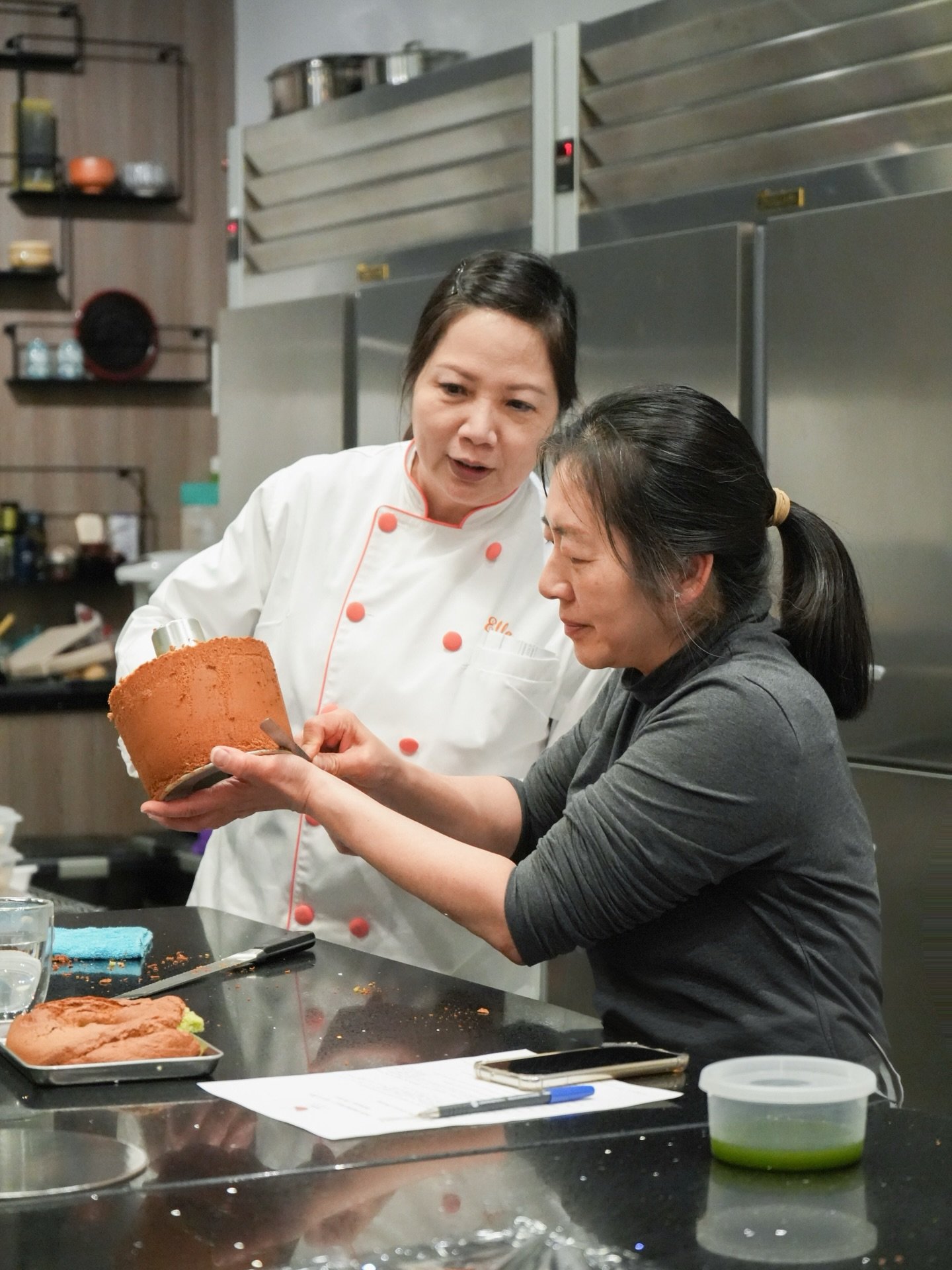 The most iconic green cake in Singapore isn&rsquo;t matcha. It&rsquo;s pandan 🌿

Pandan chiffon is all about quiet seduction: the natural perfume of fresh pandan leaves, sweet and softly floral, unfolding into a crumb that&rsquo;s featherlight and c