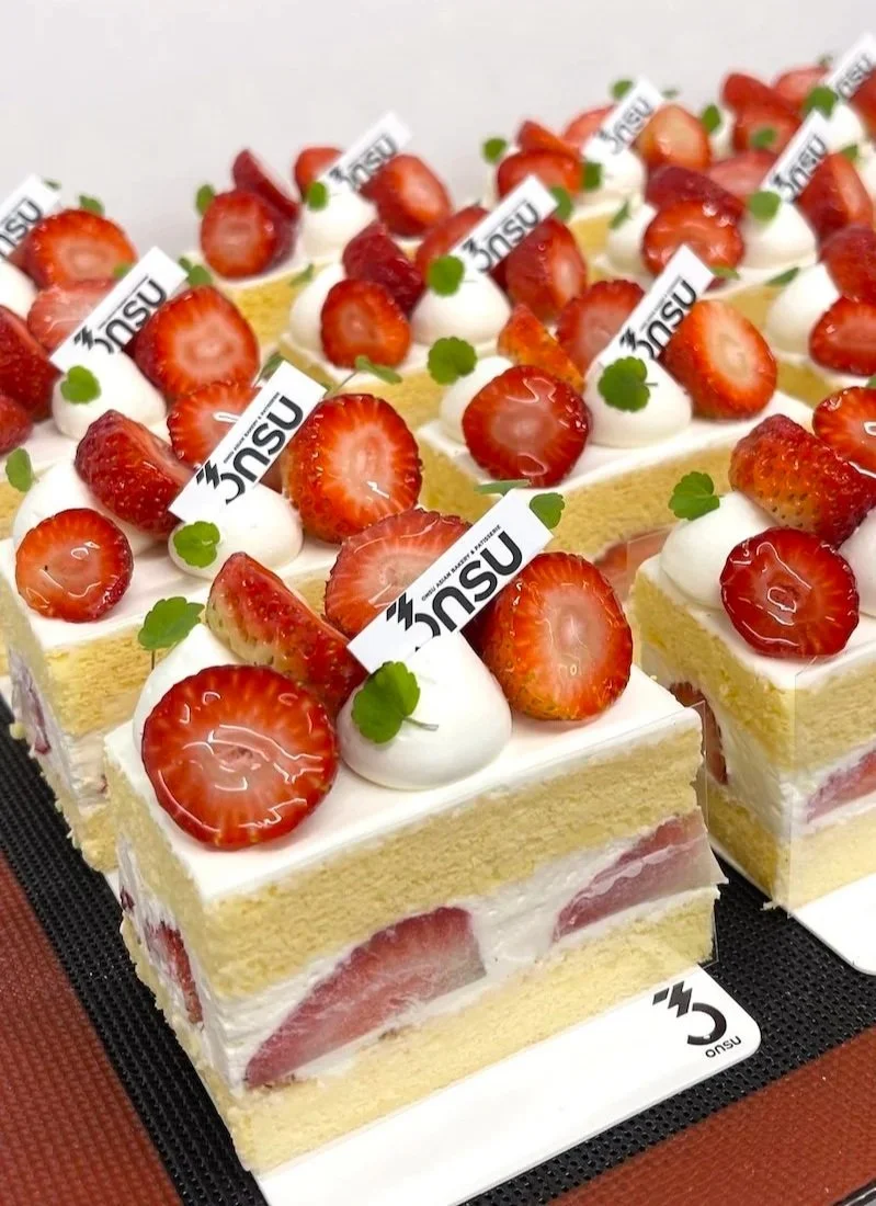 Strawberry+and+coconut+shortcake+LR.jpg