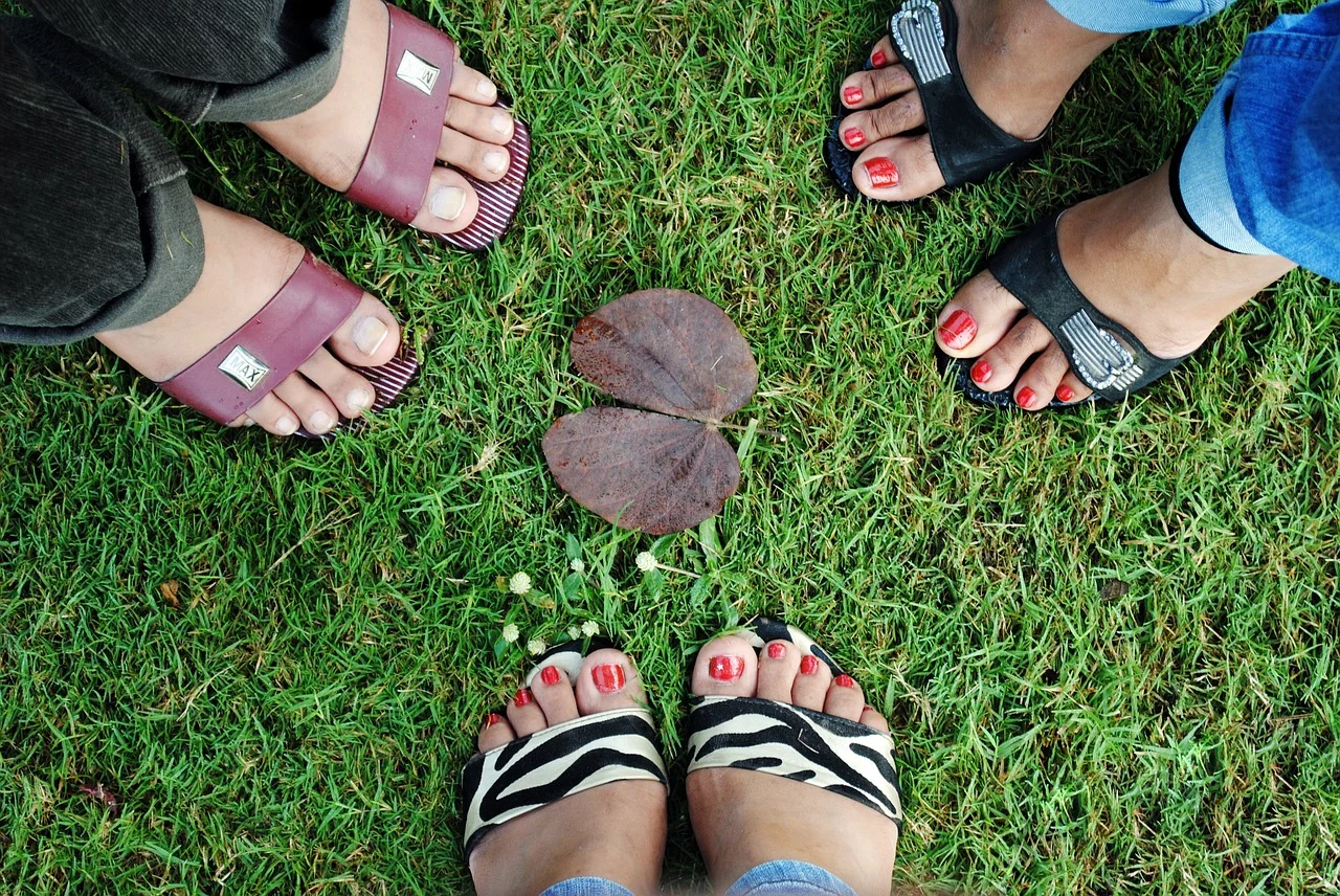 foots-73310_1280.jpg