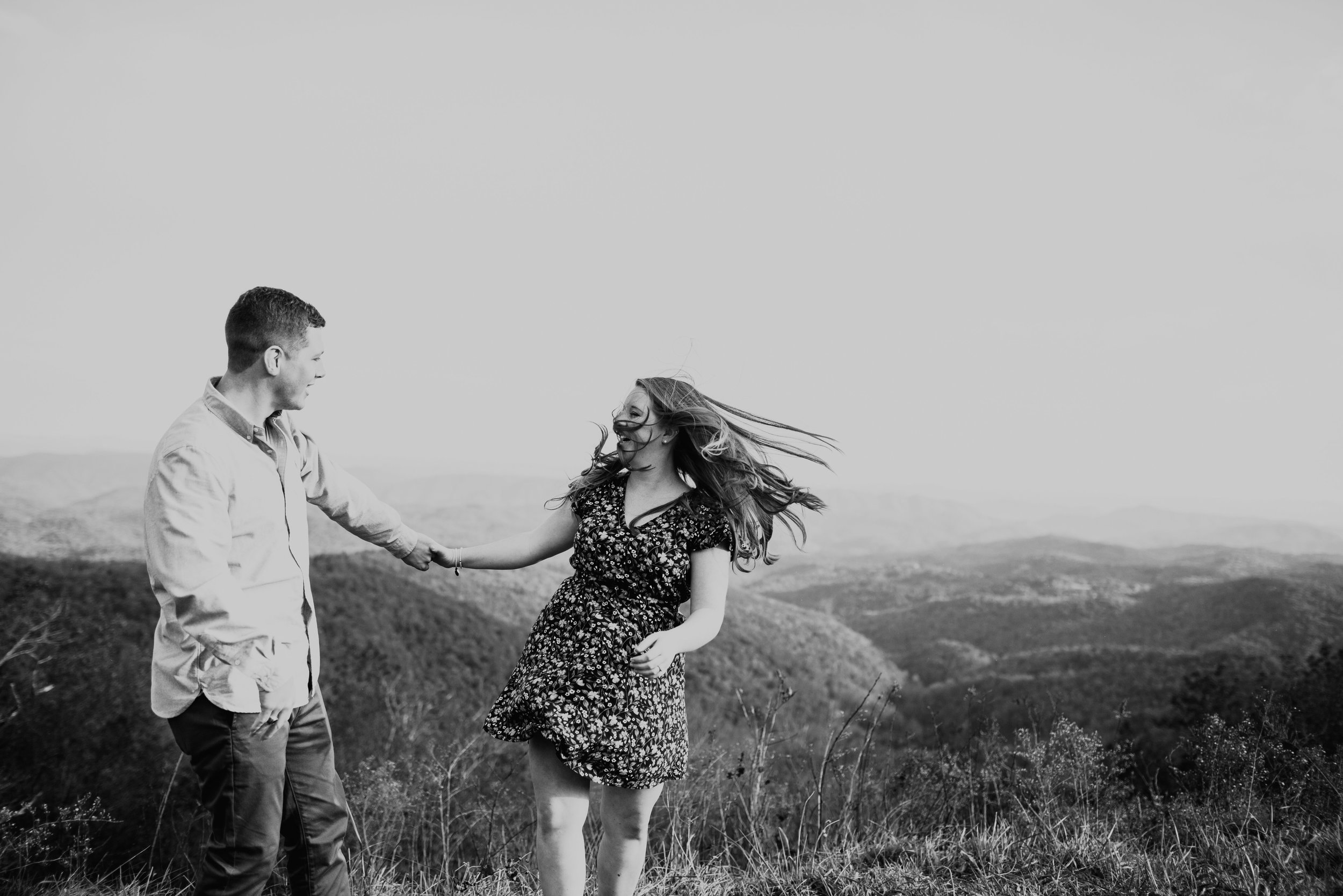 Mountain_Top_Picnic_Engagement_Session_003.jpg
