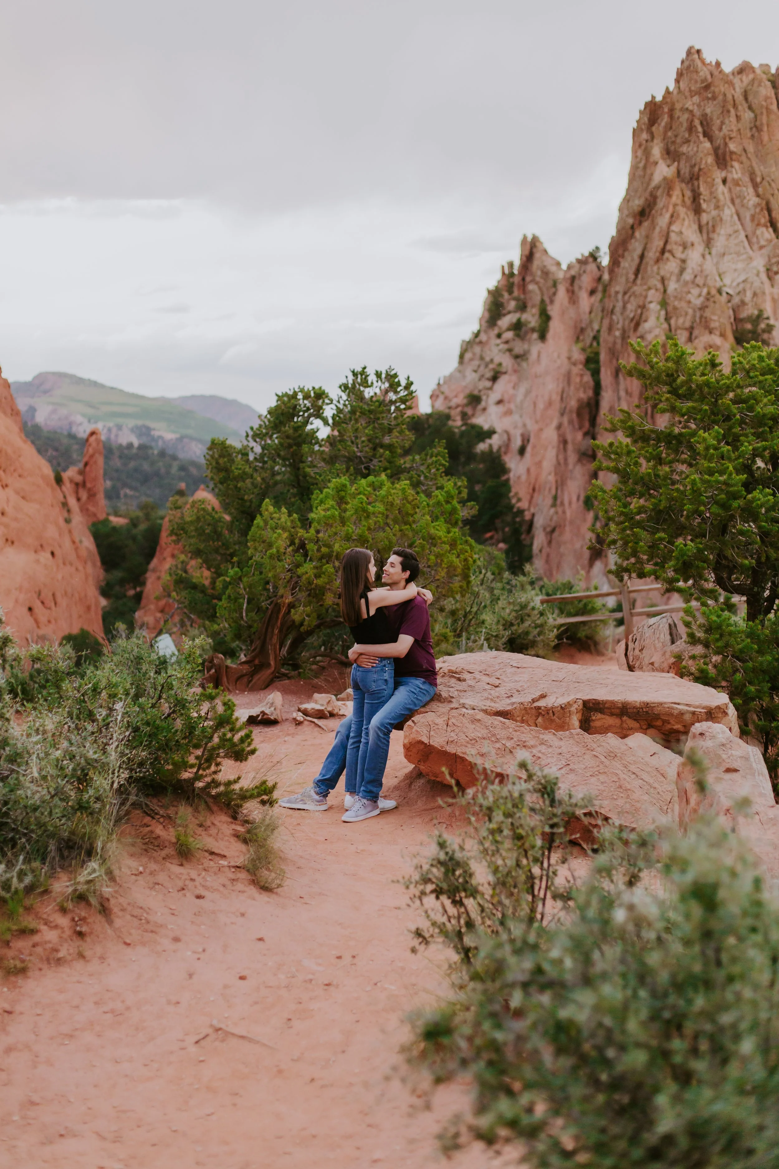 Garden of the Gods Engagement Session / Colorado Springs