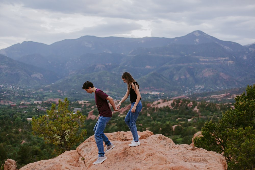 couple-portraits-garden-of-gods-1.jpg