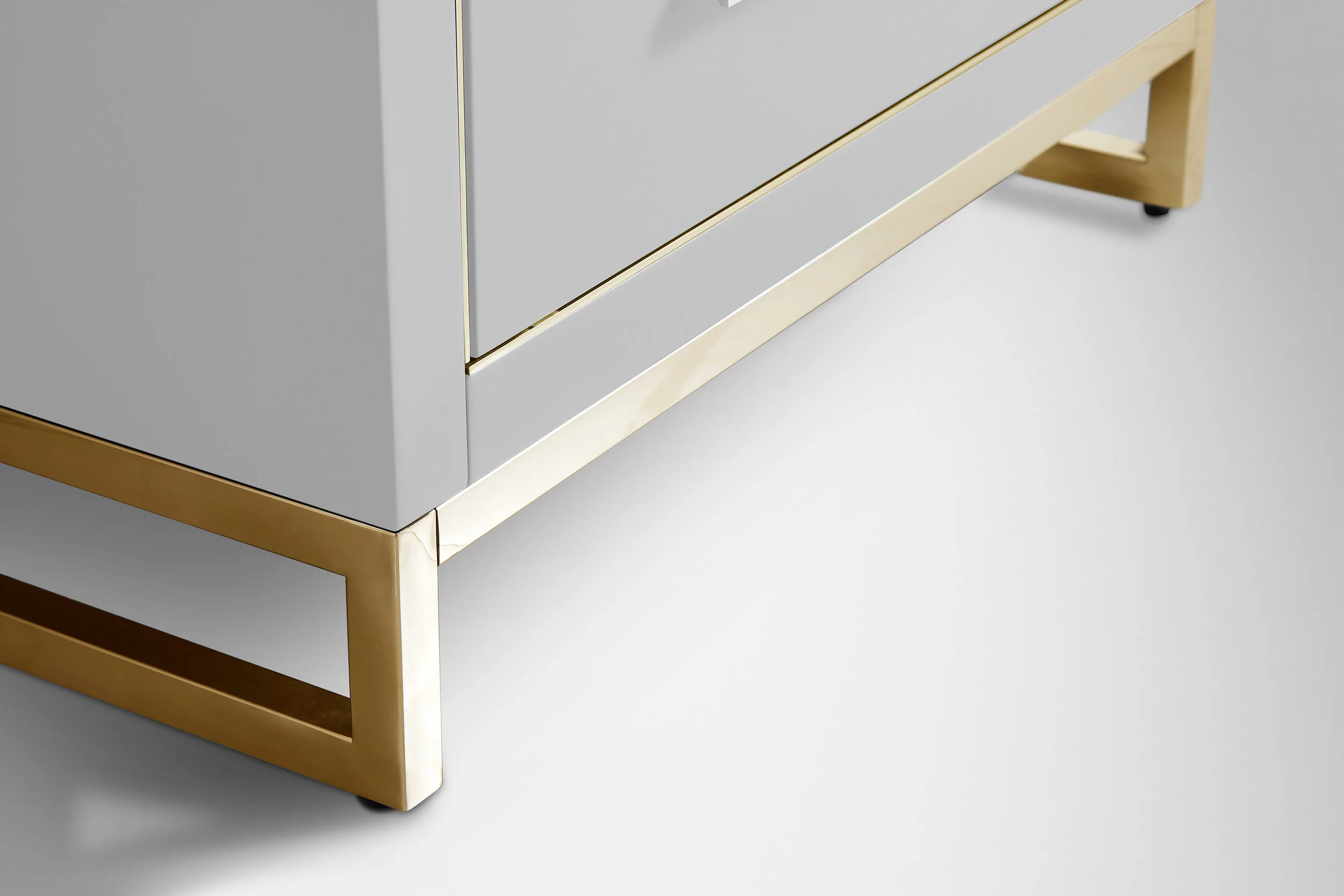 WINDSOR Vanity White / Brushed Gold
