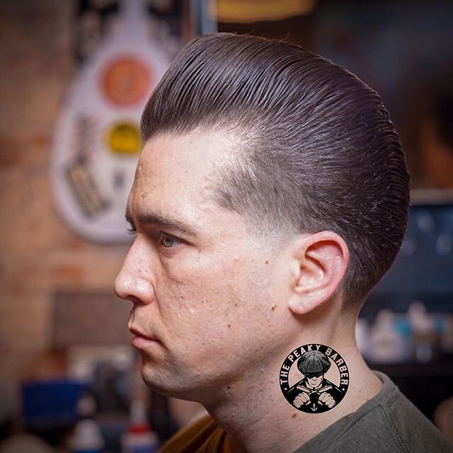 Roller Coaster
@victorybrandproducts Claymore 
#myminolta #sonya7 #andisclippers #wahlpro #osterpro #menshair #hair #haircut #barber #barbering #barberlife #barbergang #barbershopconnect #thebarber #theholyblack #americanbarbershop #azhairstylist #th