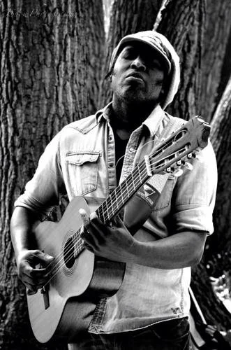 LIVE MUSIC with London McDaniel