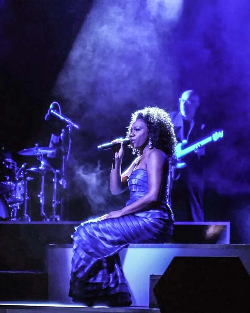 Dionne Carole